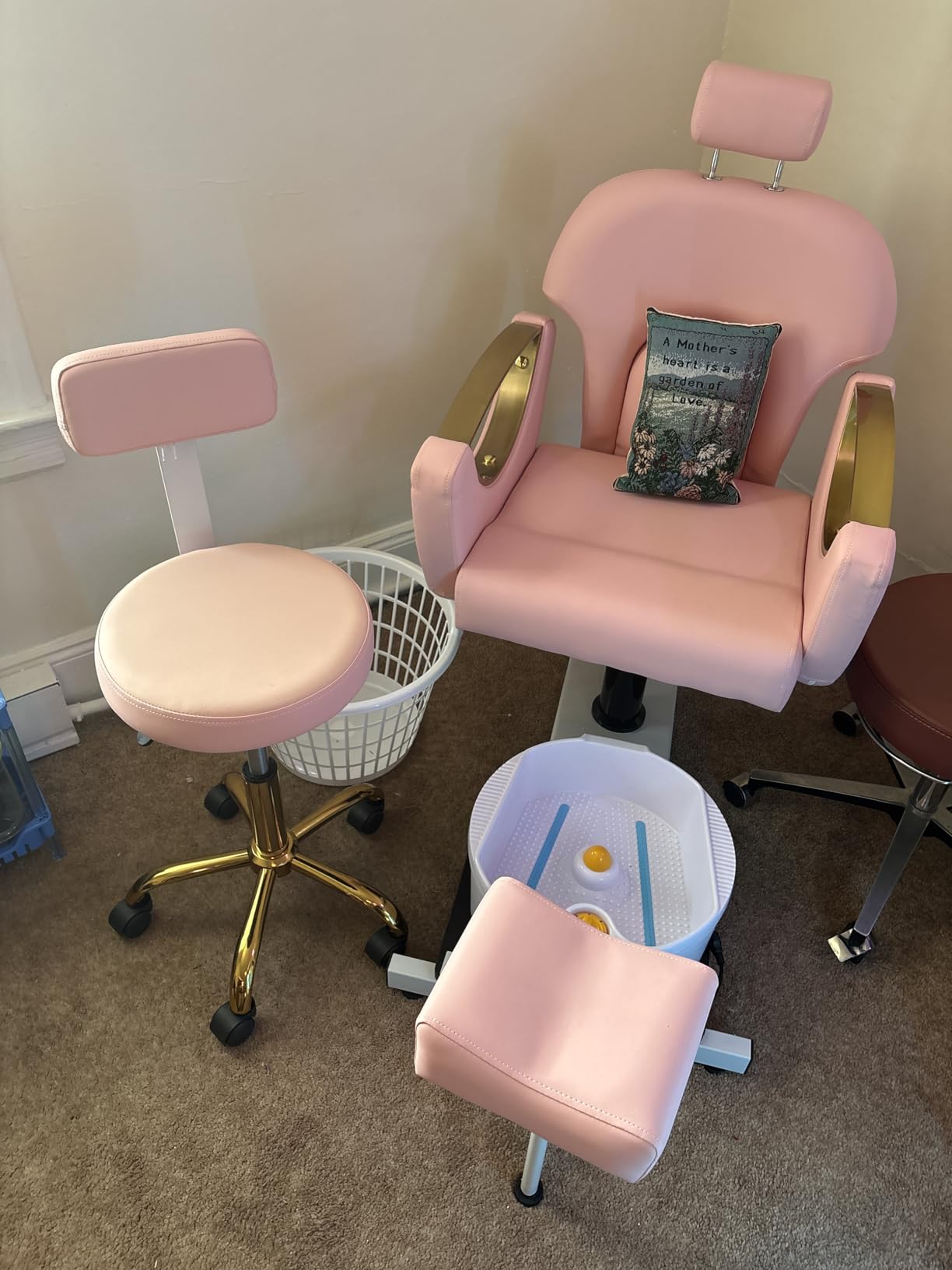 LOUVIXA Pedicure Station No Plumbing, Hydraulic Pedicure Chair for Nail Tech, Height Adjustable Reclining Pedicure Station Unit, 360 Degree Swivel Foot Spa Chair with Massage Foot Bath (Pink-Golden) customer photo 1