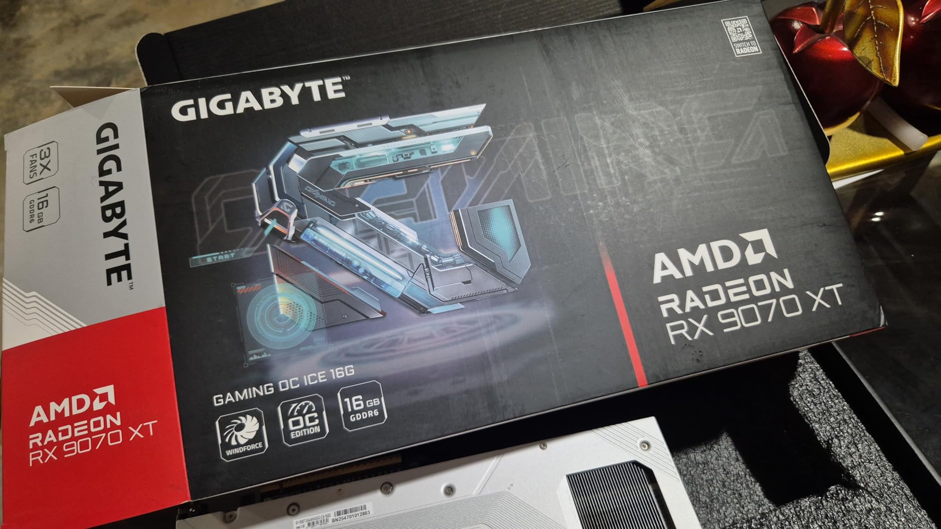 GIGABYTE Radeon RX 9070 XT Gaming OC 16G Graphics Card, PCIe 5.0, 16GB GDDR6 customer photo 1