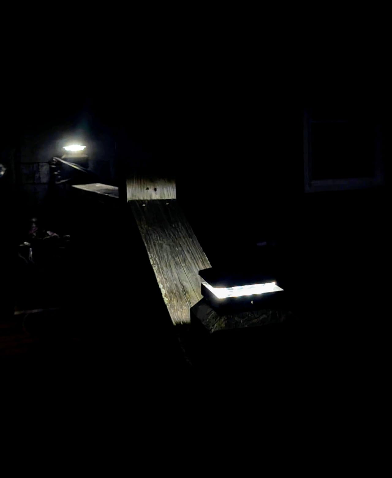 Peasur 4x4 Solar Post Cap Lights Outdoor with 3 Lighting Modes, 2 Packs LED Post Light Solar Powered Waterproof, Fence Deck Lights for 4x3.5x3.5 Wood/Vinyl Posts customer photo 1