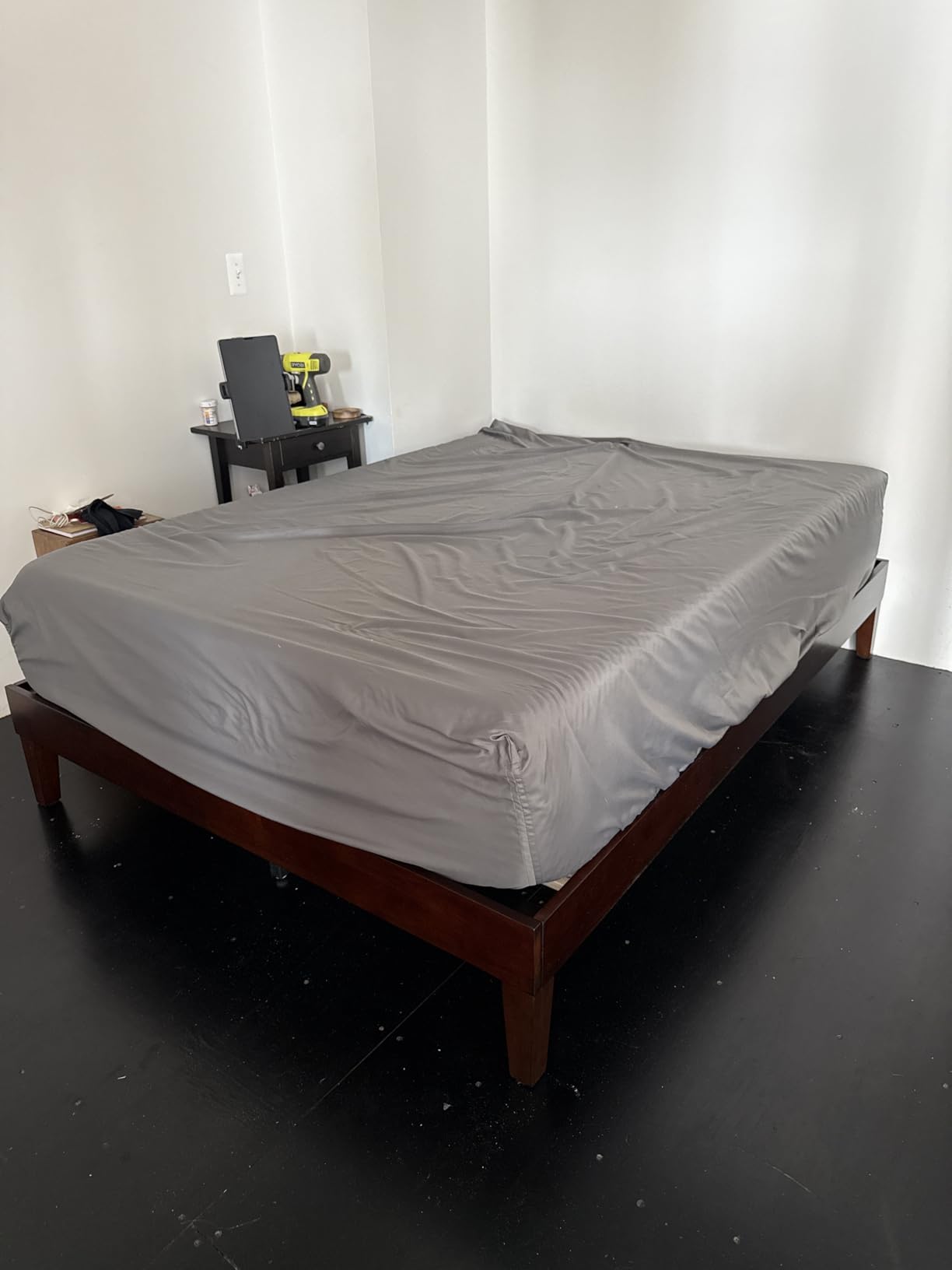 Yaheetech Queen Bed Frame Natural Solid Wood Platform Bed with Wooden Slats Support, Noise-Free Design, Easy Assembly, Dark Walnut Finish customer photo 2