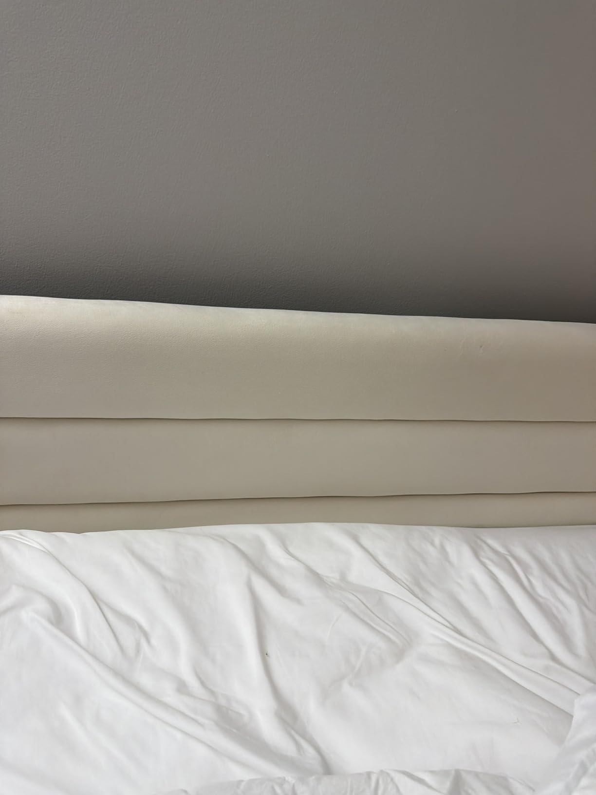 Fluest Queen Bed Frame, Platform Bed Frame with Velvet Upholstered Headboard, No Box Spring Needed, Sturdy Metal Support, Noise Free, Easy Assembly, Modern Bedroom Furniture, Beige customer photo 2