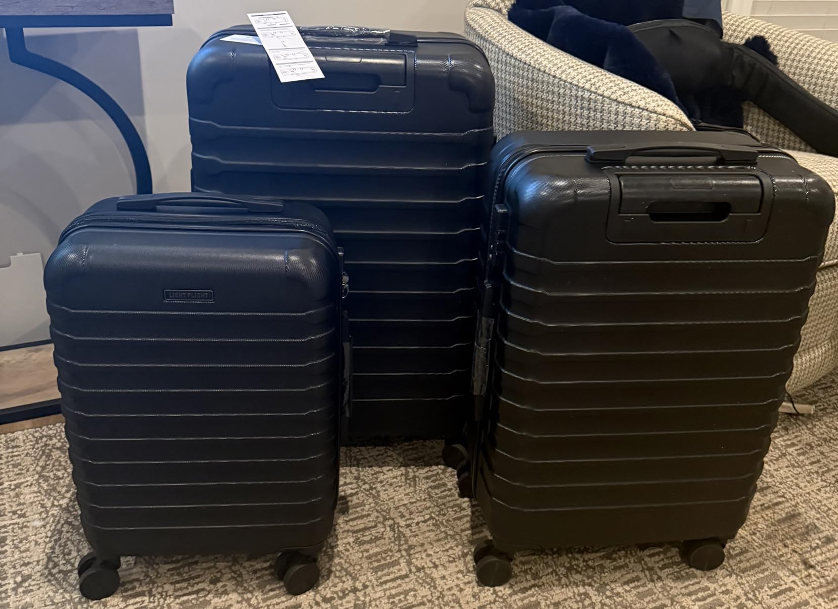 LIGHT FLIGHT Luggage Sets, 3 Piece Durable Suitcase Set with Spinner Wheels, 3 Pcs Hard Shell Lightweight Luggage with TSA Lock, Large Checked Travel Suitcases, 20/24/28 Inch, Royal Blue customer photo 1
