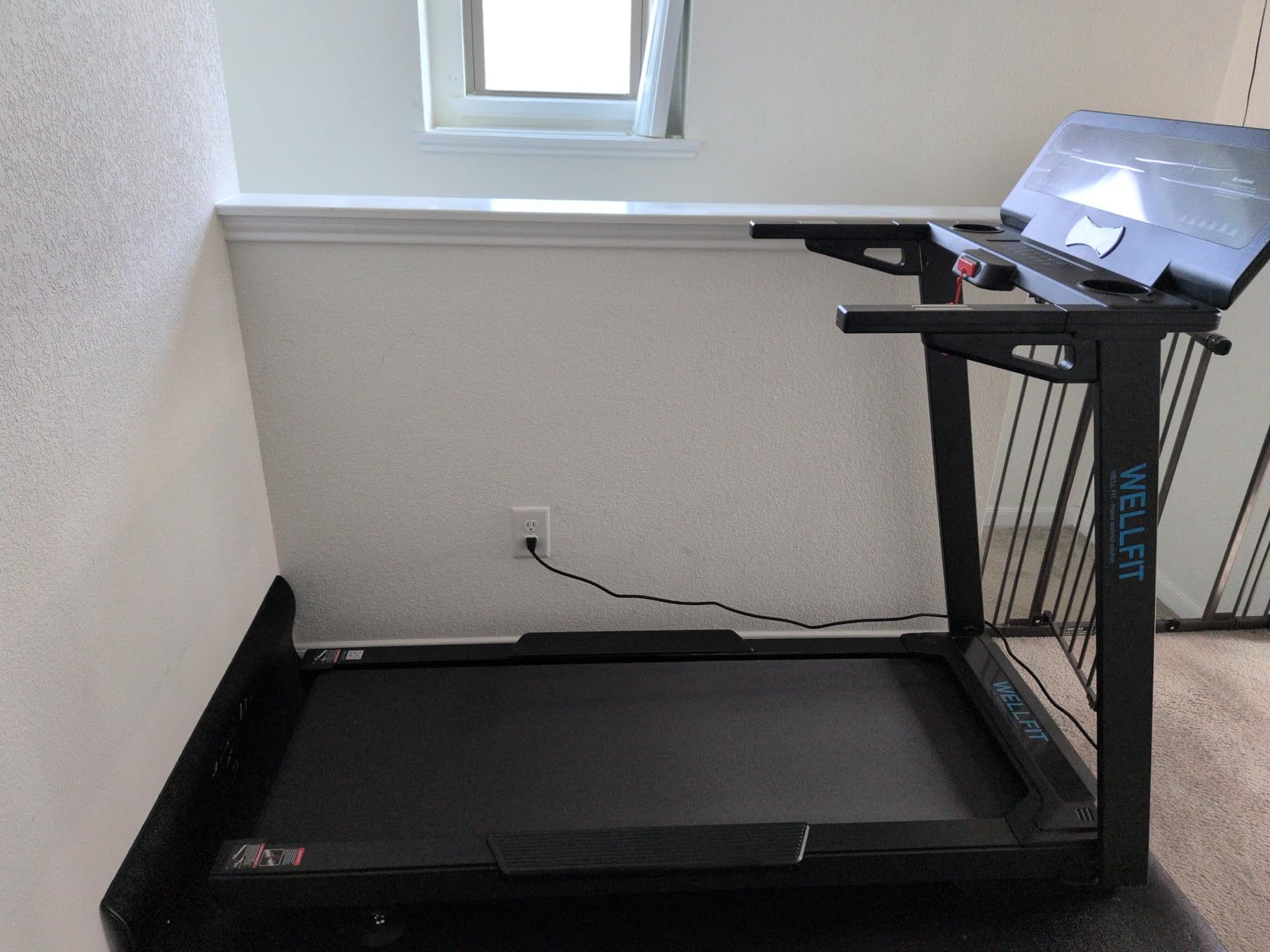 Auto Incline Treadmill, 15% Incline Heavy Duty Treadmill with Pulse Sensor, 4.5HP, 10 MPH, 500 lbs Capacity, 20'' x 55'' Running Area Treadmills with Bluetooth Player & LED Display customer photo 2