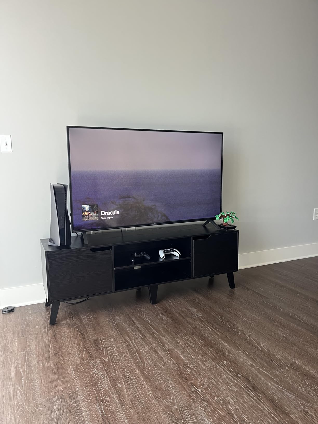 VASAGLE TV Stand for 65-Inch TVs, Entertainment Center with Adjustable Shelf, 58-Inch Long Media Console Table, Transitional Style, for Living Room, Bedroom, Honey Brown ULTV556K01 customer photo 2