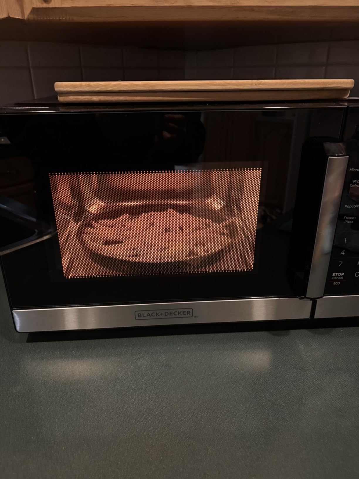BLACK+DECKER 5-in-1 Microwave Oven with Air Fry, Combi, Bake, Roast, and Convection Cooking, 0.9 cu. ft. Countertop Microwave, Stainless Steel, 900 Watts, Child-Lock, ES9P032NA customer photo 2