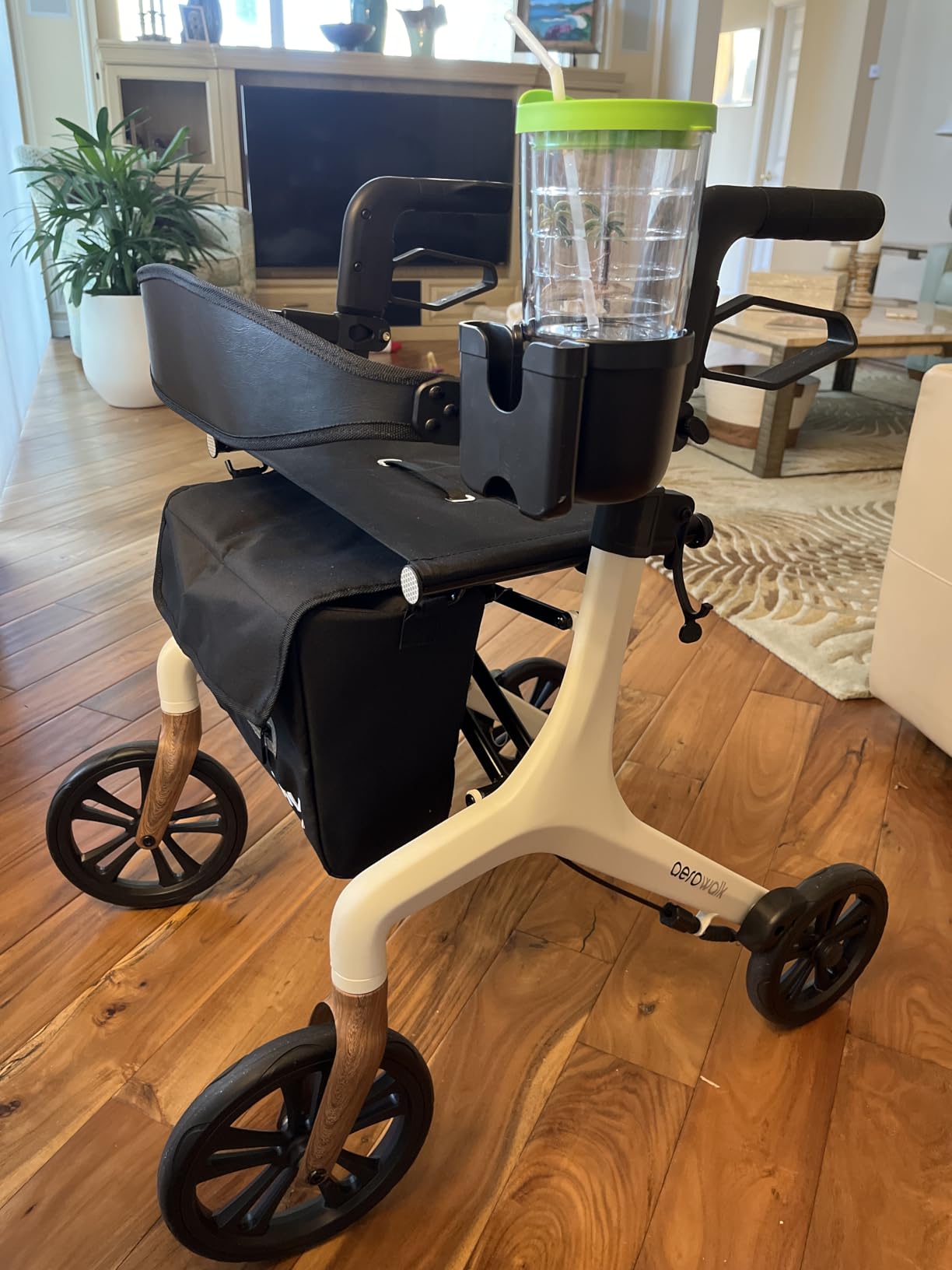 Drive Medical AeroWalk Ultra-Lite Rollator with Seat, Lightweight Adult Walkers with 4 Wheels, Folding Rolling Walker for Women, Men and Seniors, 15.2 Pounds, 23 Inch Seat Height, White customer photo 2