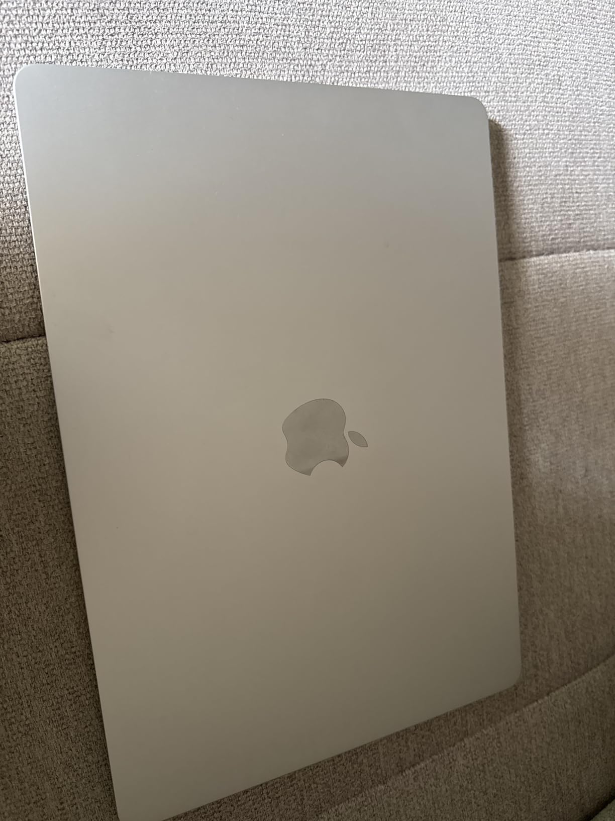 Apple 2025 MacBook Air 15-inch Laptop with M4 chip: Built for Apple Intelligence, 15.3-inch Liquid Retina Display, 16GB Unified Memory, 256GB SSD Storage, 12MP Center Stage Camera, Touch ID; Silver customer photo 1