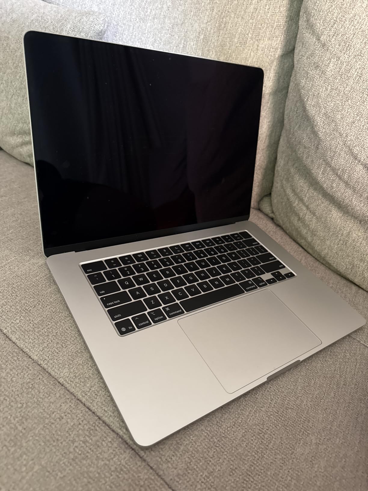 Apple 2025 MacBook Air 15-inch Laptop with M4 chip: Built for Apple Intelligence, 15.3-inch Liquid Retina Display, 16GB Unified Memory, 256GB SSD Storage, 12MP Center Stage Camera, Touch ID; Silver customer photo 2