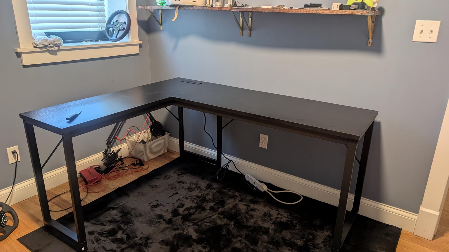 Huuger 63 Inch L Shaped Desk with Power Outlets and USB-C Port, 0.95 Inch Thicker Desktop, Reversible Computer Desk, Larger Office Corner Gaming Desk, Metal Frame, Rustic Brown customer photo 1