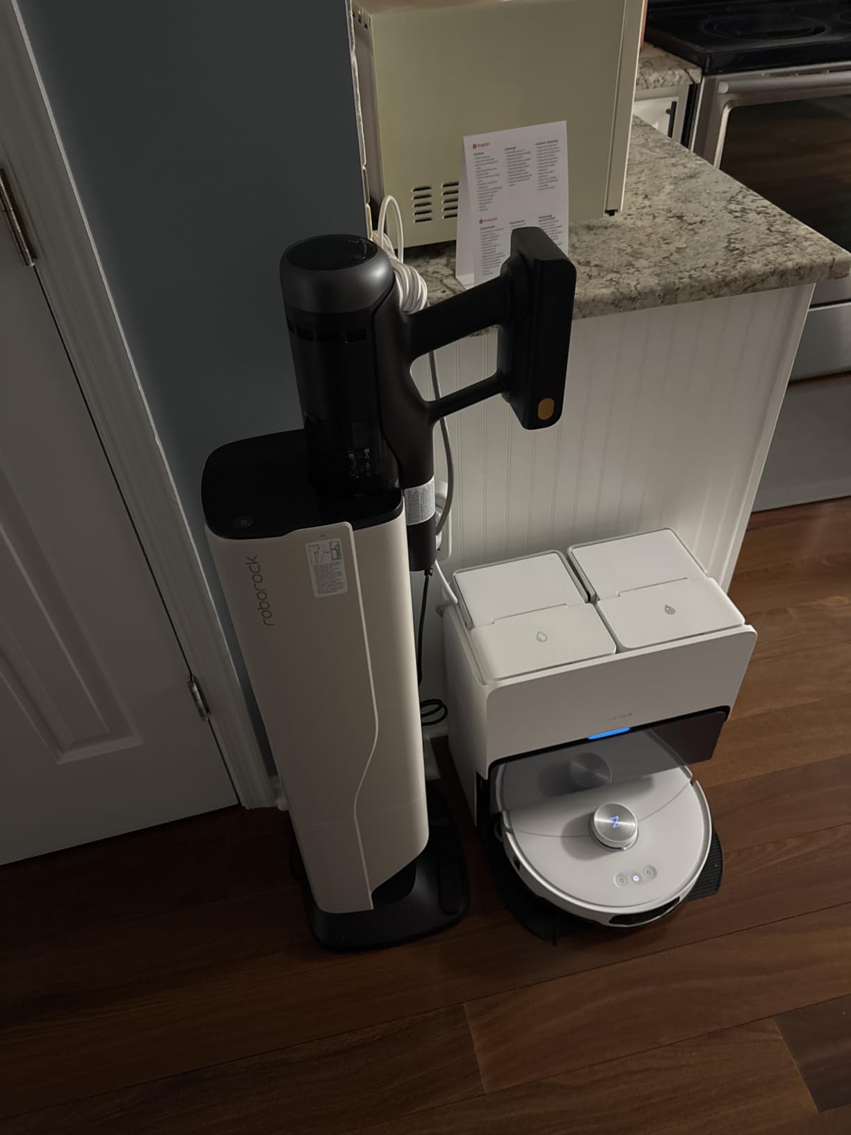 Roborock H60 Hub Ultra Cordless Vacuum Cleaner with Auto-Empty Dock, 210AW Suction Stick Vacuum Cleaners for Home and Pet Hair, Rechargeable, 90-Min Runtime, Anti-Tangle Brush, 140 Degree LED Dust Detection customer photo 2