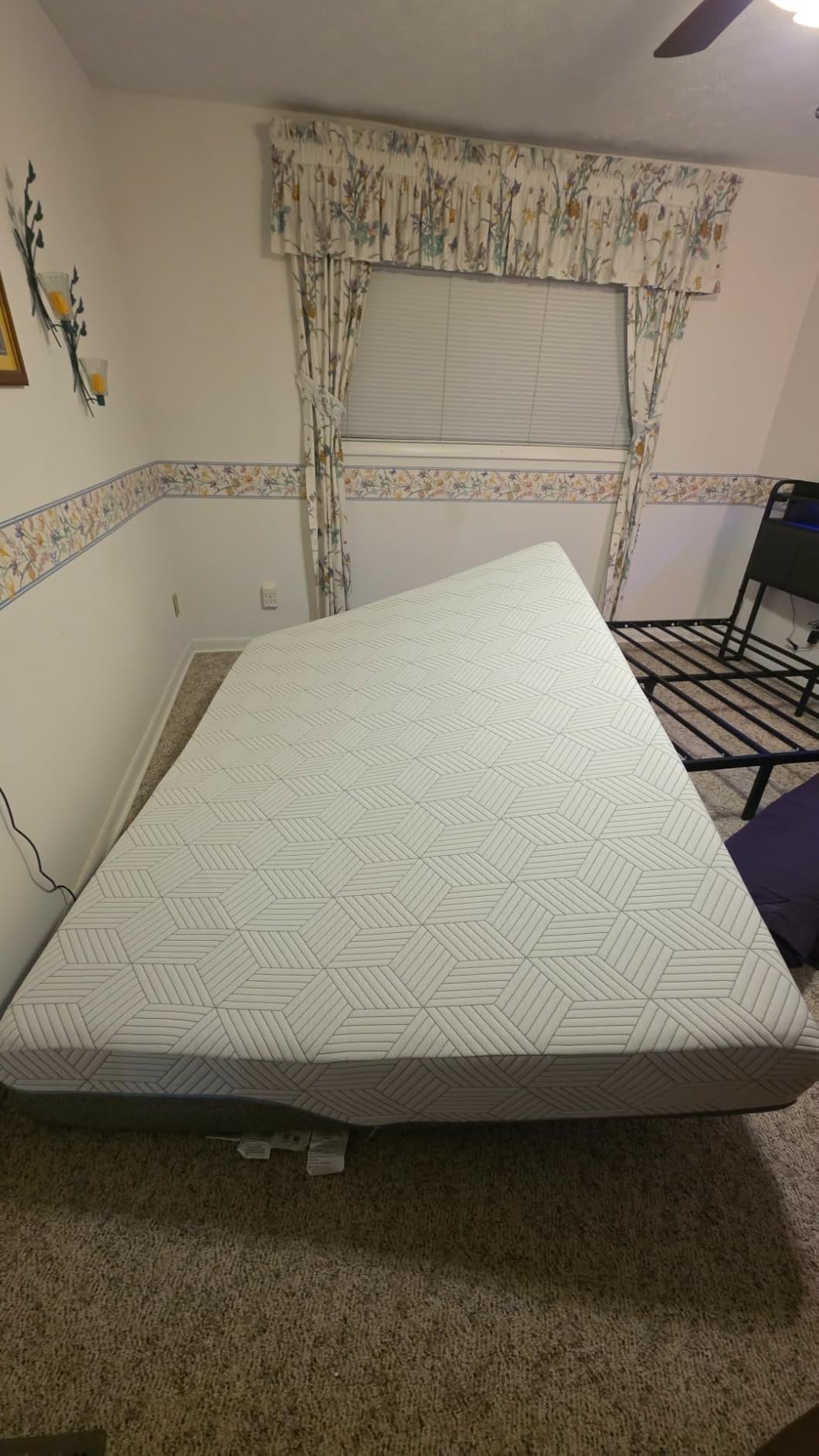 FATHOM Medium Queen Mattress 10 Inch Memory Foam Mattress Queen Size Bed in a Box for Back Pain Relief and Cool Sleep with Gel Foam and Removeable Fiberglass Free Cover, CertiPUR-US Certified customer photo 2