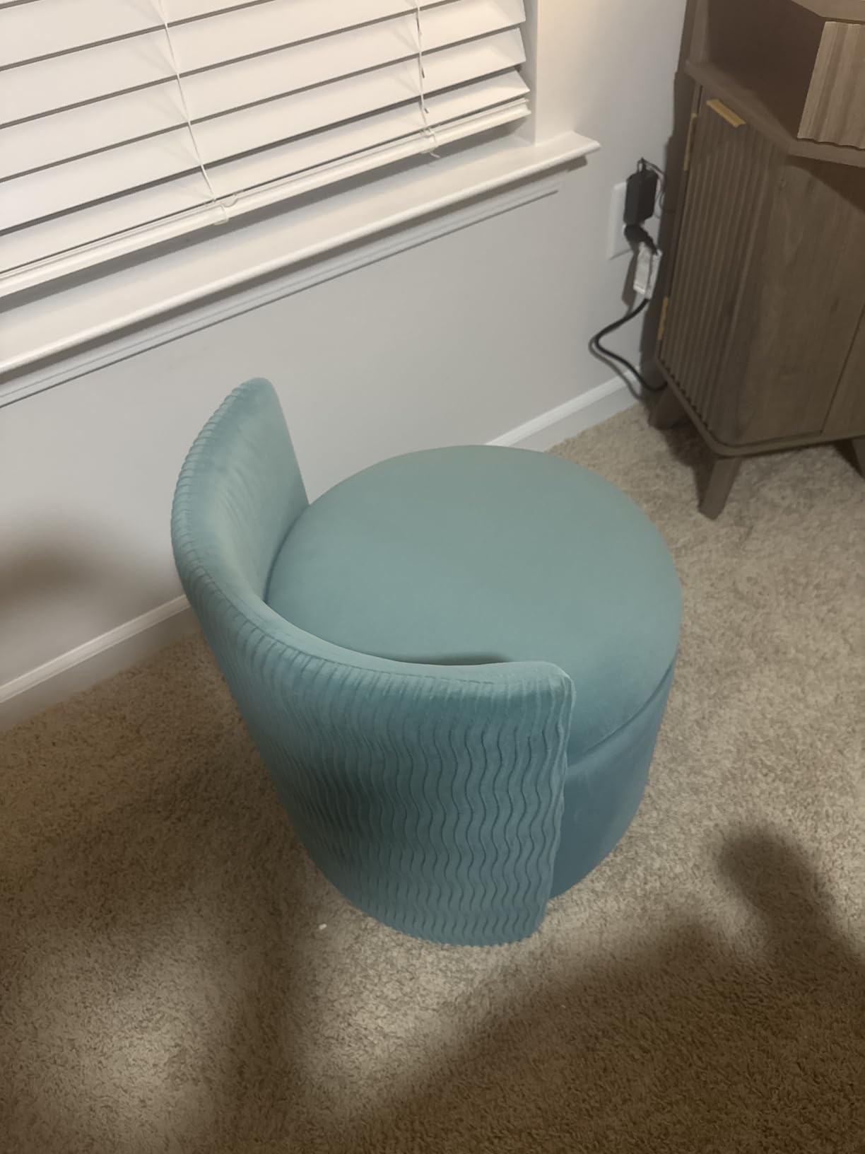 WUTUTUEE Velvet Vanity Chair with Storage, 360° Swivel Makeup Chair with Wave Back, No Assembly Small Accent Stool for Bedroom, Dressing, Living Room, Black customer photo 2
