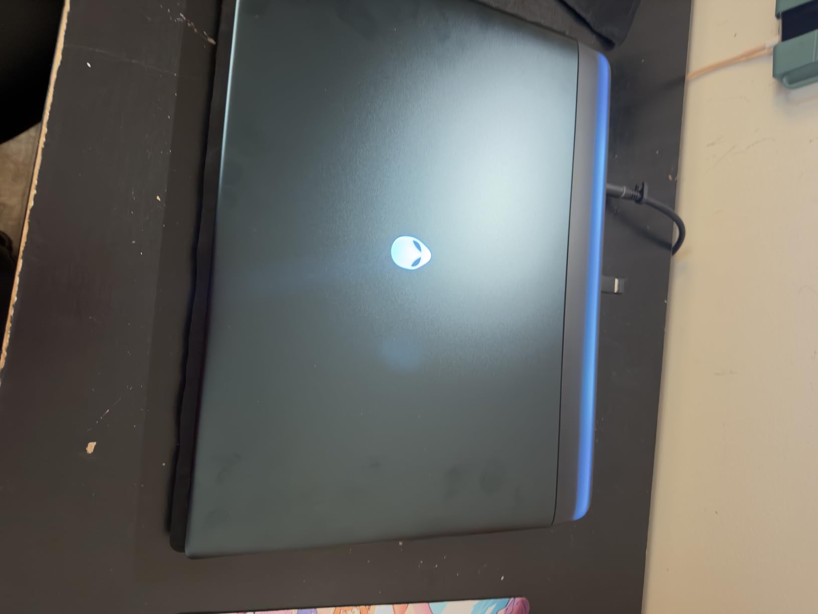 Alienware 18 Area-51 Gaming Laptop AA18250 - 18-inch QHD+ 300Hz 3ms Display, Intel Core Ultra 9-275HX, 32GB DDR5 RAM, 1TB SSD, NVIDIA GeForce RTX 5070, Windows 11 Home, Onsite Service - Liquid Teal customer photo 1