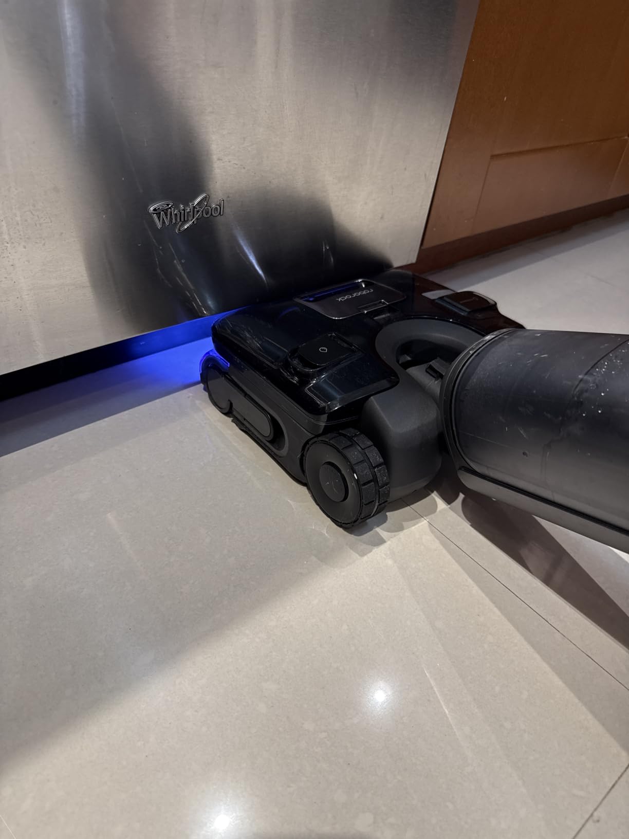 Roborock F25 Ultra Steam Wet Dry Vacuum Cleaner, 356F Steam Mop & 187F Hot Water Cordless Vacuum Mop All in One, Floor Washer with Blue Light, 194F Self-Cleaning, 180 Degree Lay-Flat, AI Assistant Wheels customer photo 2