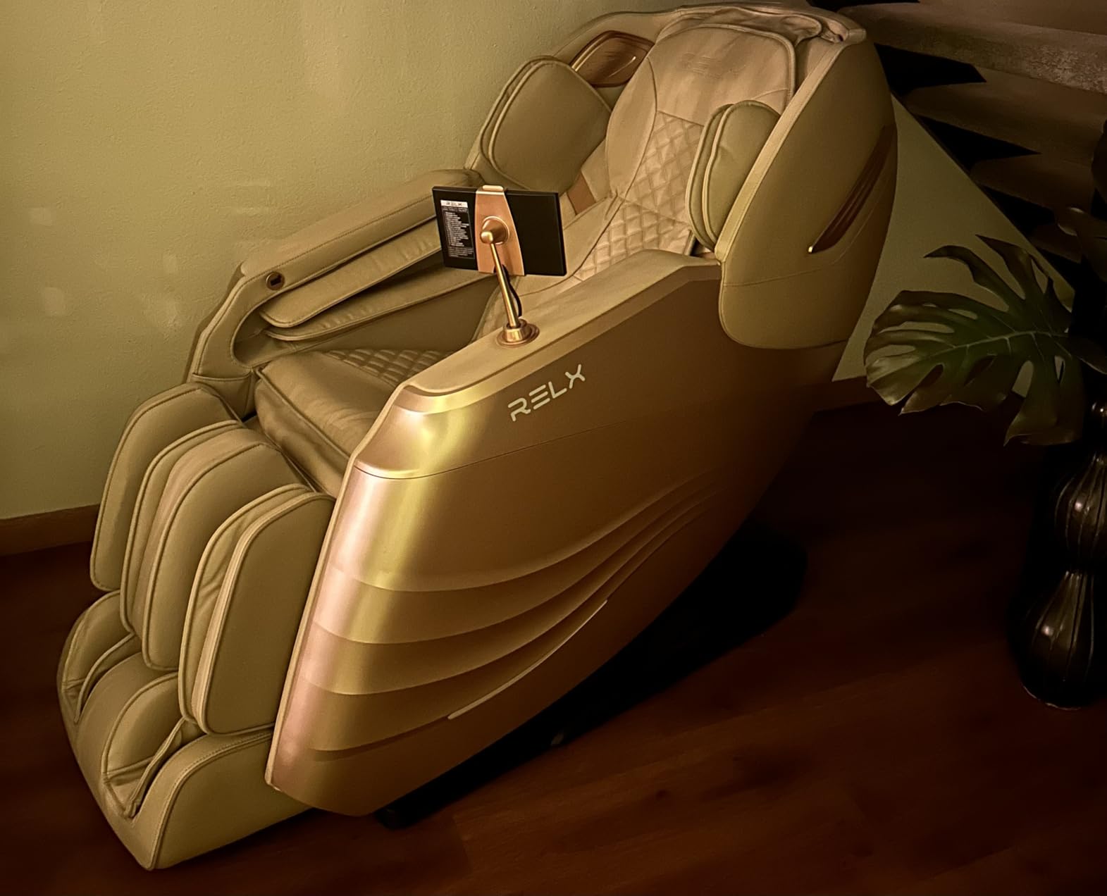 RELX Massage Chair Full Body, 20 Modes Zero Gravity SL-Track Shiatsu Massage Chair Built-in Heat System, Airbag Massage with Body Scan, Deep Yoga Stretch, Calfrest Extension and AI Control(Black) customer photo 1