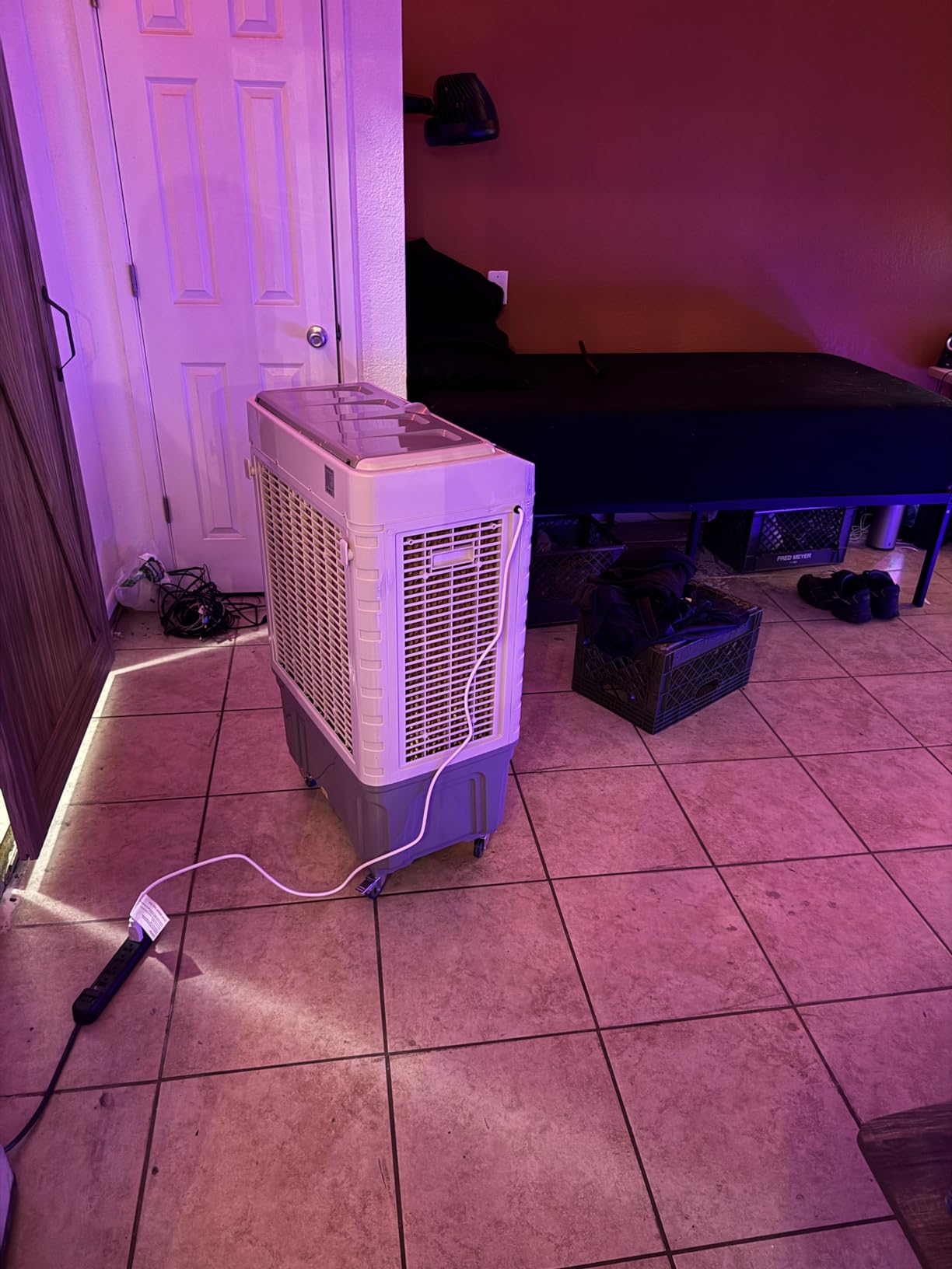 ROVSUN 1400CFM Evaporative Air Cooler, 5.2 Gal Portable Swamp Cooler with Auto Oscillating, Remote, 3 Speeds, 12H Timer & 4 Ice Packs, 3-IN-1 Humidifying Cooling Fan Indooor Patio Garage customer photo 2