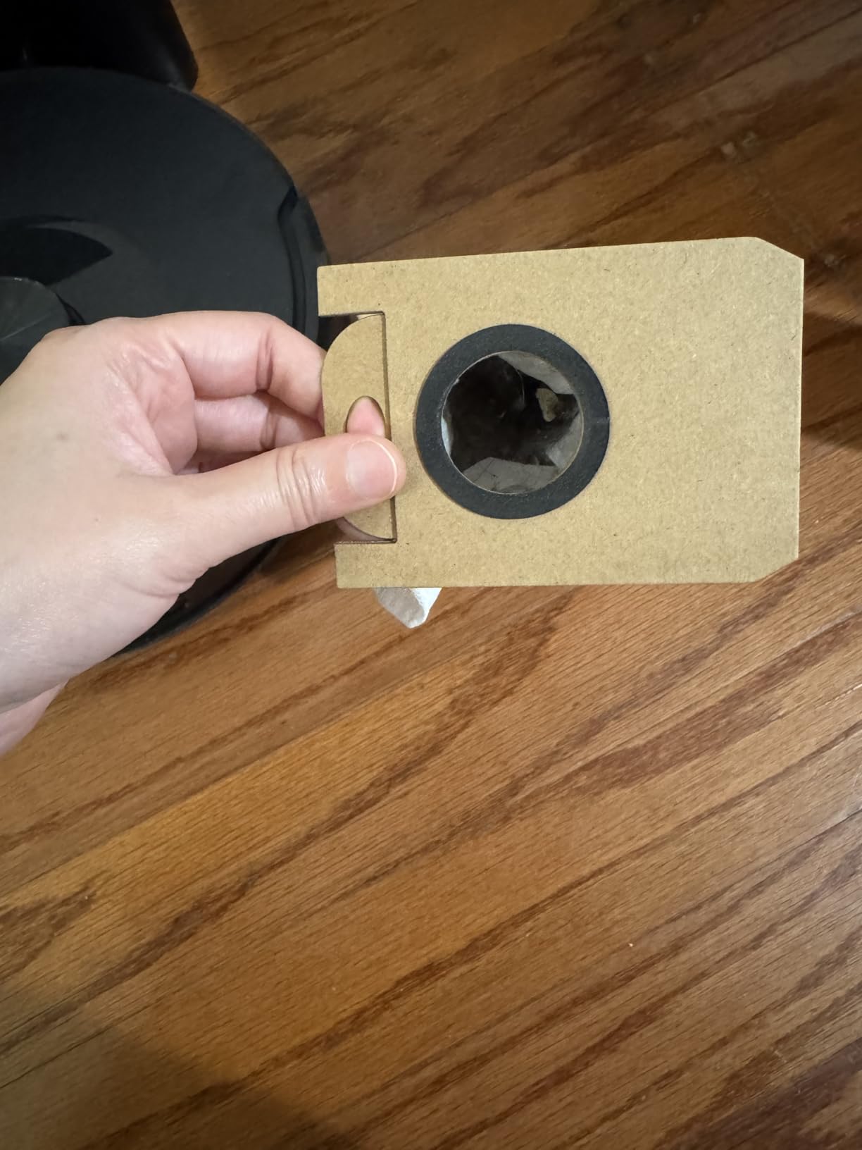 Tikom Robot Vacuum and Mop, 6000Pa Robotic Vacuum Cleaner with Self-Emptying Base, 90 Days Capacity, LiDAR Navigation, Home Mapping, Ideal for Pet Hair, Hard Floors, Carpet (L8000 Plus) customer photo 2