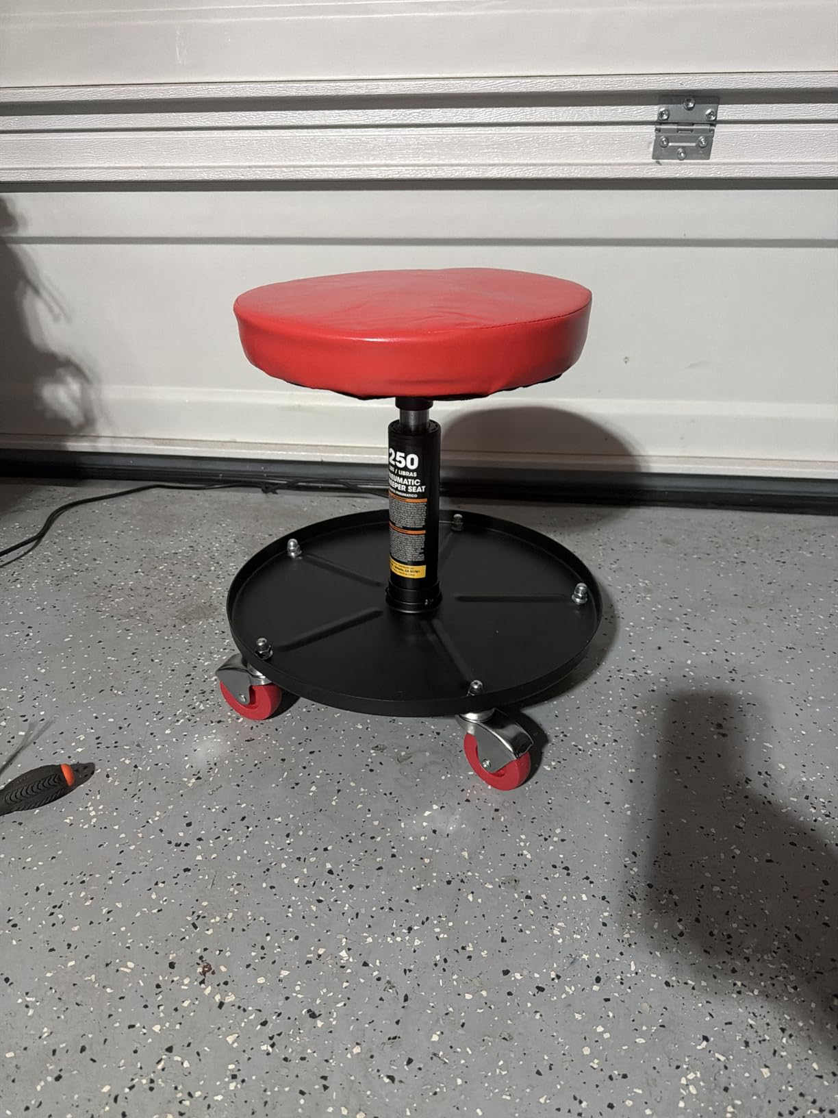 Big RED 250lb Red Rolling Automotive Creeper Garage/Shop Seat: Padded Mechanic Stool with Tool Large Tray Suitable for garages, Repair Shops customer photo 1