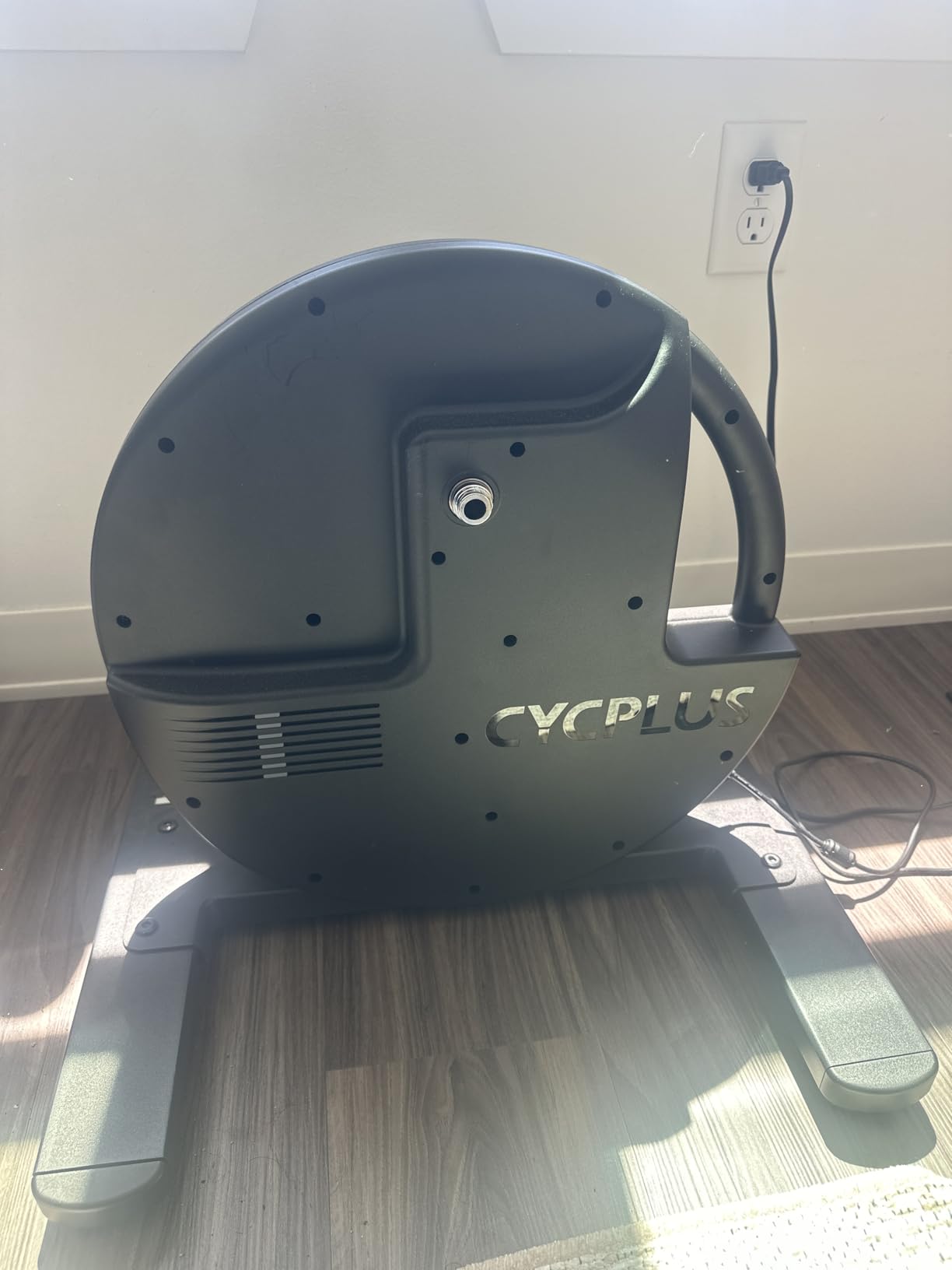 CYCPLUS R200 Smart Indoor Bike Trainer, 2200W Brushless Motor, 19% Gradient Simulator, Virtual Shifting, Uphill/Downhill Simulation, Super Silence for Realistic Indoor Cycling(Cassette Not Included) customer photo 1