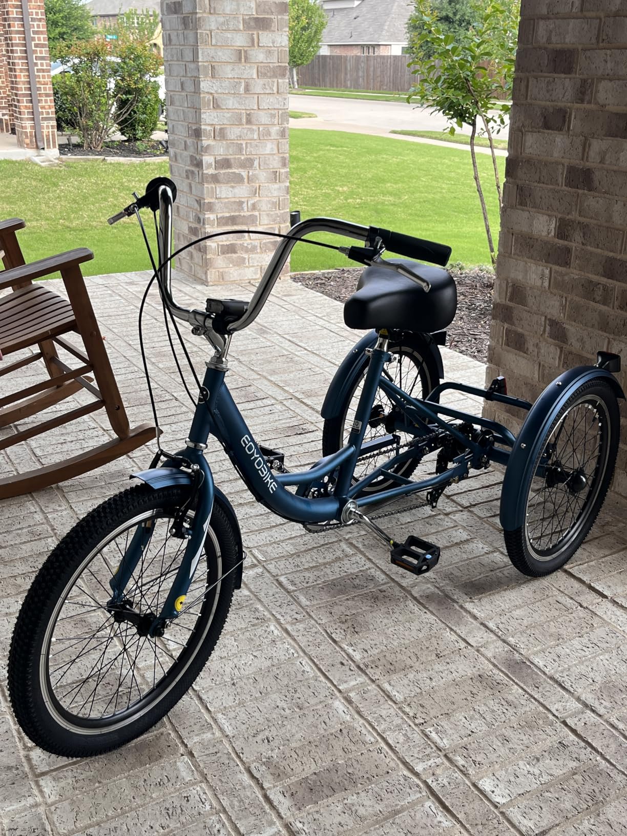MOPHOTO Adult Tricycle 7 Speed, 20/24/26 Inch Low Step-Through Adult Trike with Large Rear Basket, 350 lbs Capacity 3 Wheel Bike for Seniors, Women and Men customer photo 2