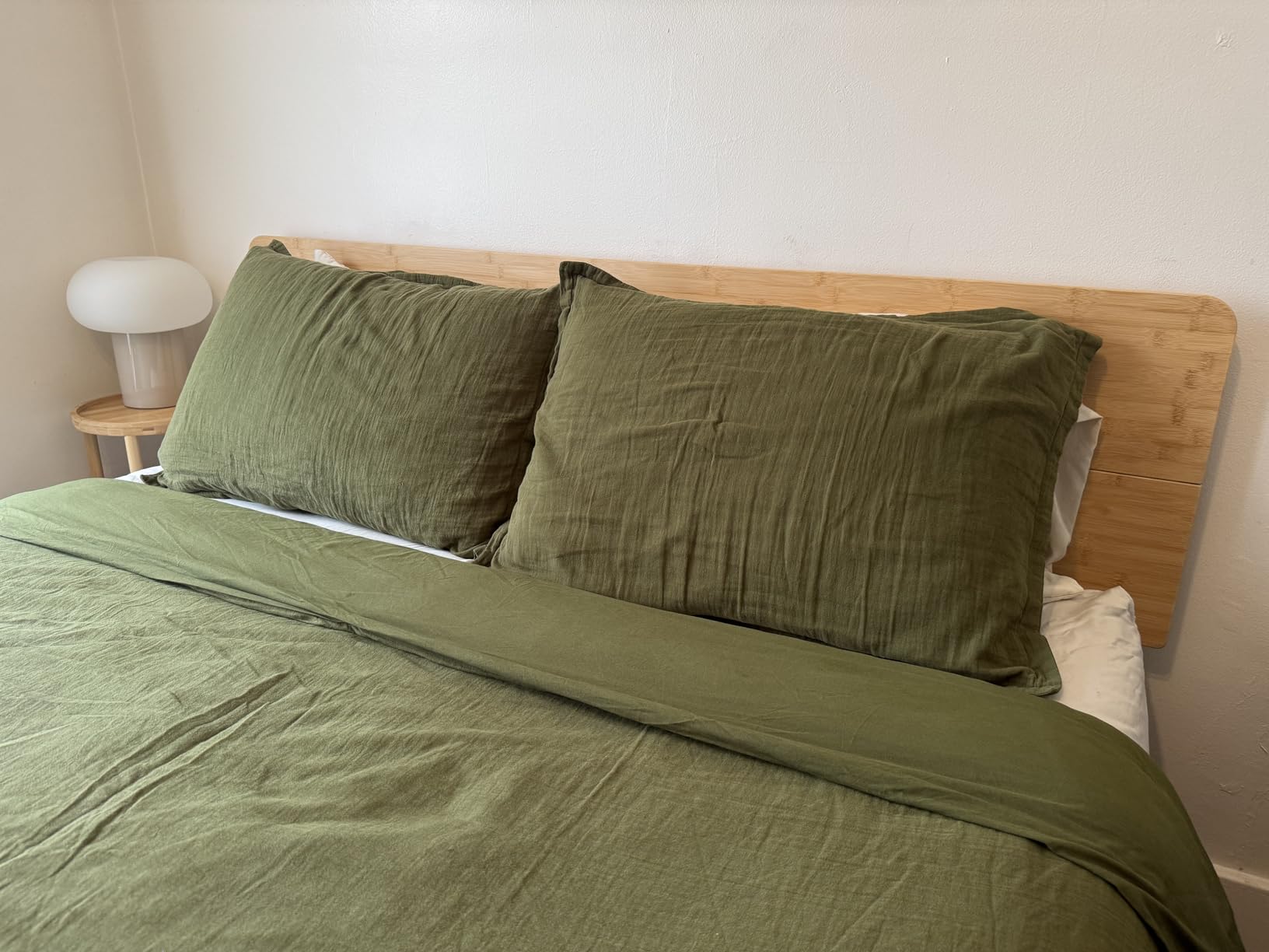 BOSRII 14in High Solid Bamboo Wood Platform Queen Size Bed Frame with Headboard, Reinforced Heavy Duty Metal Slats, Noise Free, No Box Spring Needed, Easy Assembly, Walnut customer photo 2