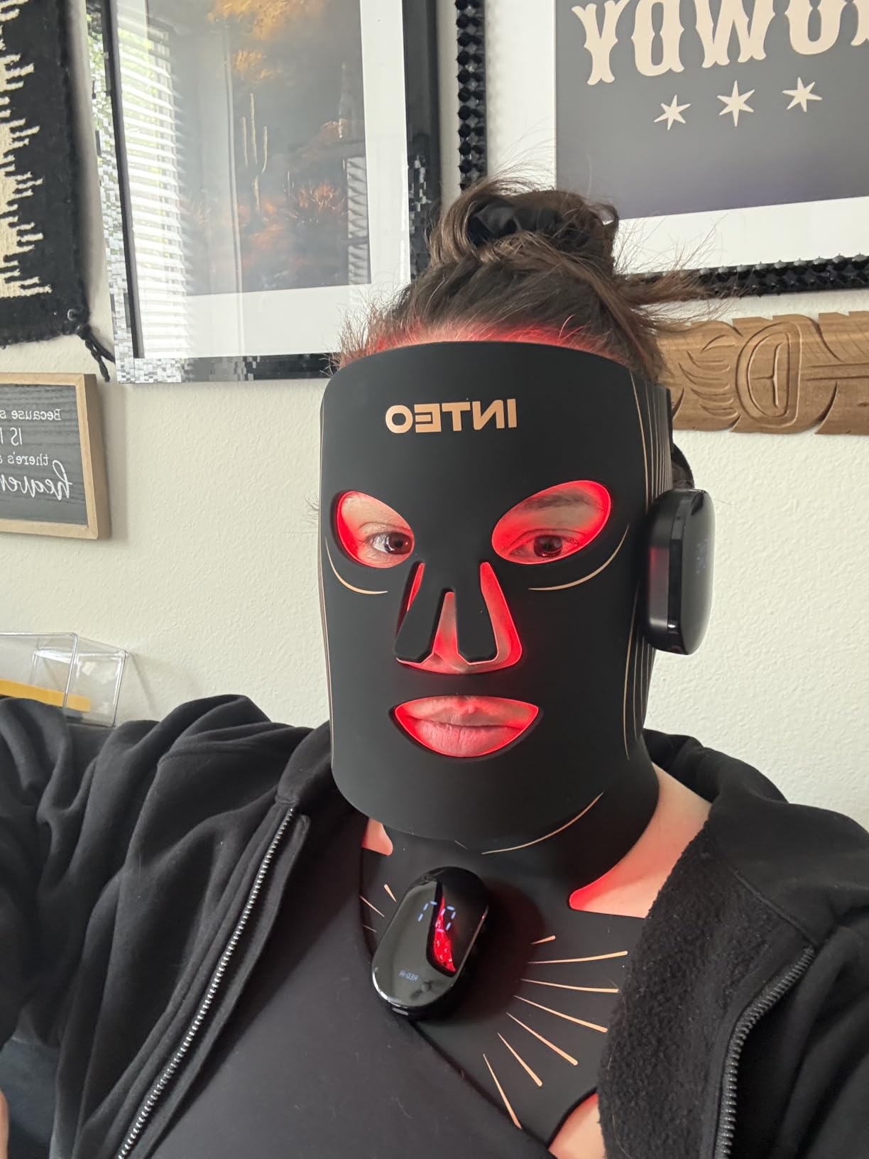 Red Light Therapy Mask for Face & Neck, Wireless LED Face Mask, 4 Modes customer photo 1