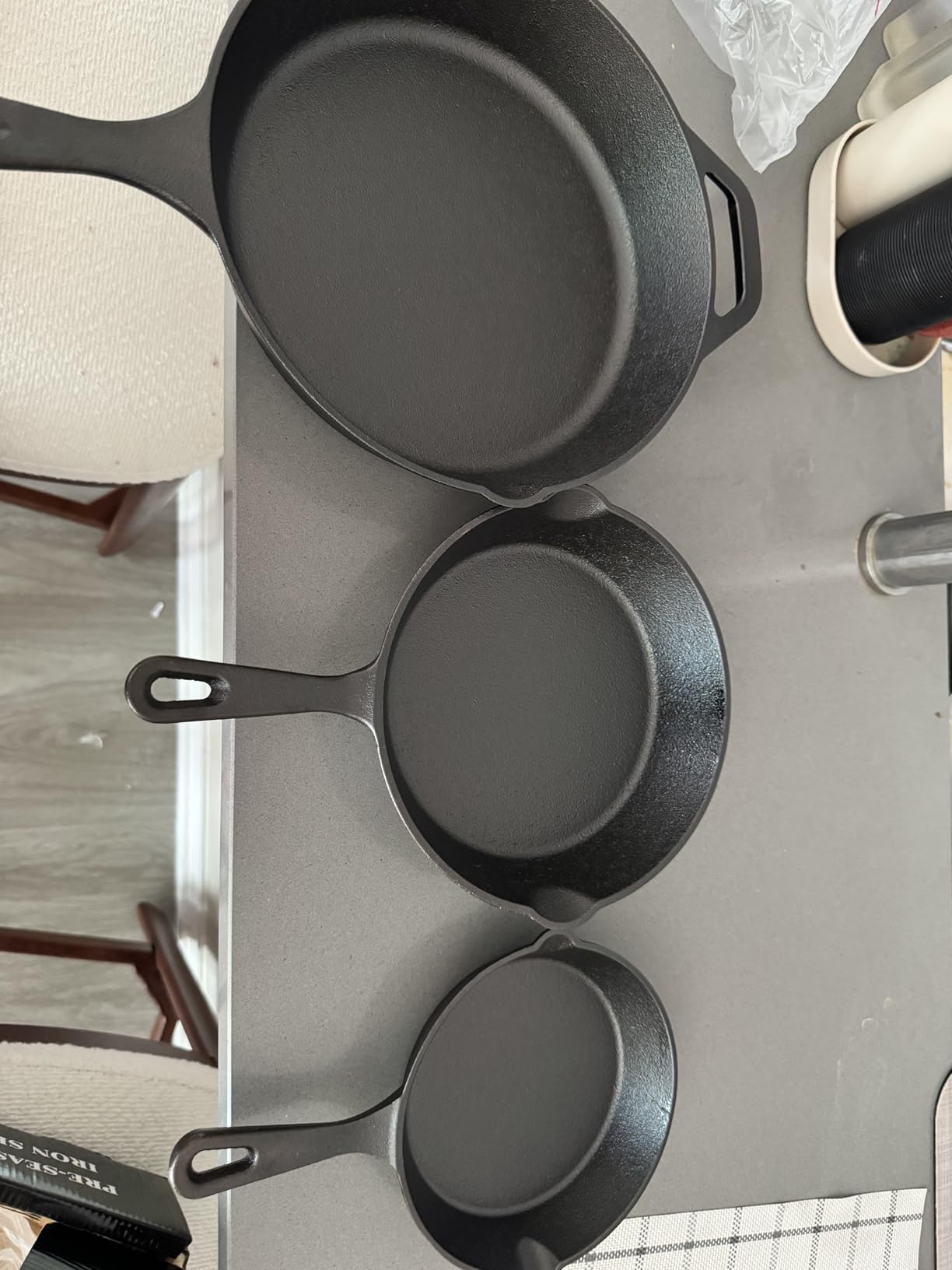 EWFEN Cast Iron Skillet 3-Piece Set, Heavy-Duty Professional Restaurant Chef Quality Pre-Seasoned Pan Cookware Set, 6