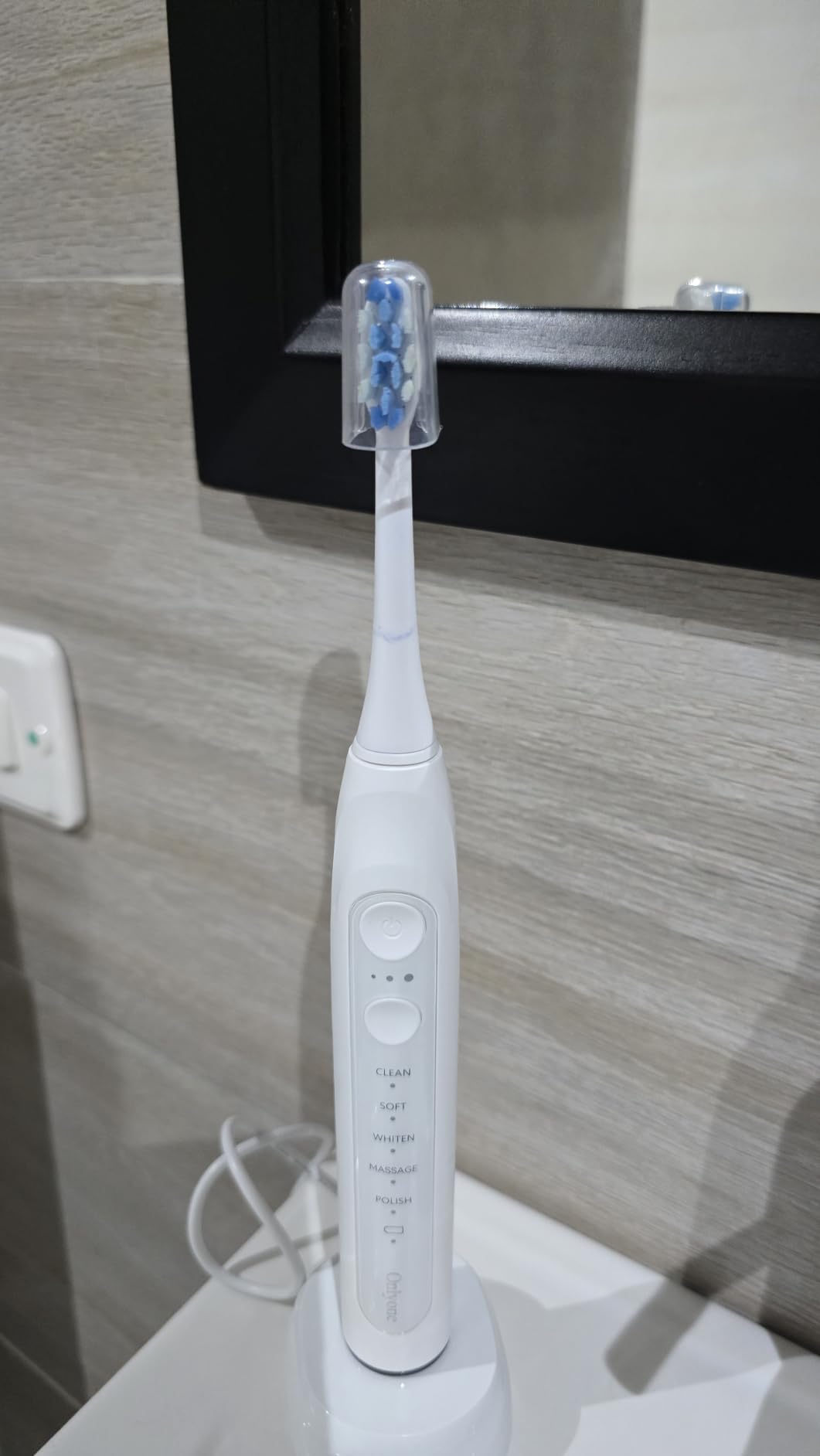Onlyone Electric Toothbrush for Adults, Rechargeable Electric Toothbrush with 8 Brush Heads, Travel Case, Charging Base & Wireless Charging - 5 Modes with Smart Timer customer photo 1