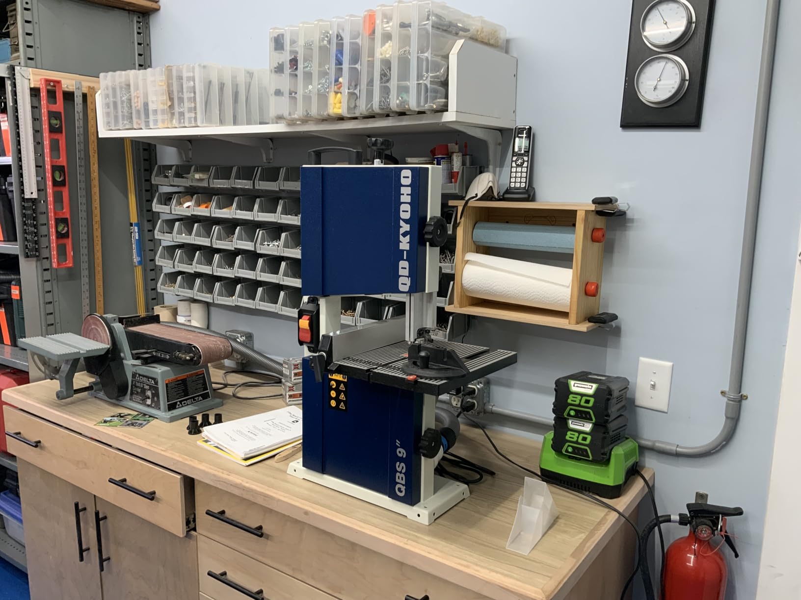 Portable 9-Inch Bandsaw for Woodworking, 2526 FPM Benchtop, 1/3 HP, 120V 2.5-Amp Motor, Cast-Aluminum Worktable with Scale, Miter Gauge customer photo 1