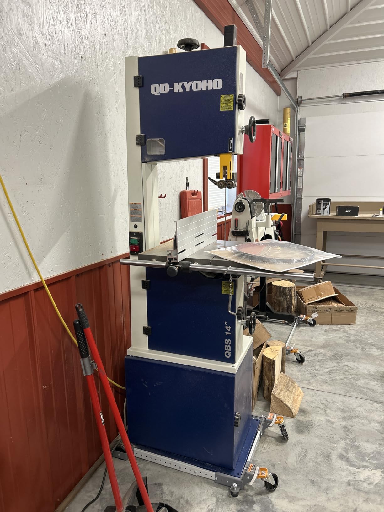 Portable 9-Inch Bandsaw for Woodworking, 2526 FPM Benchtop, 1/3 HP, 120V 2.5-Amp Motor, Cast-Aluminum Worktable with Scale, Miter Gauge customer photo 2