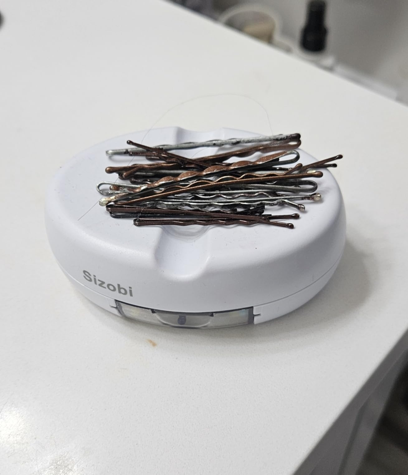 Sizobi Magnetic Pin Holder with 100 Pcs Ball Head Straight Pins, Magnetic Pin Cushions for Sewing, Sewing Supplies, Needle Magnetic Quilting Pins Holder Organizer, Bobby Pins Holder, White customer photo 2