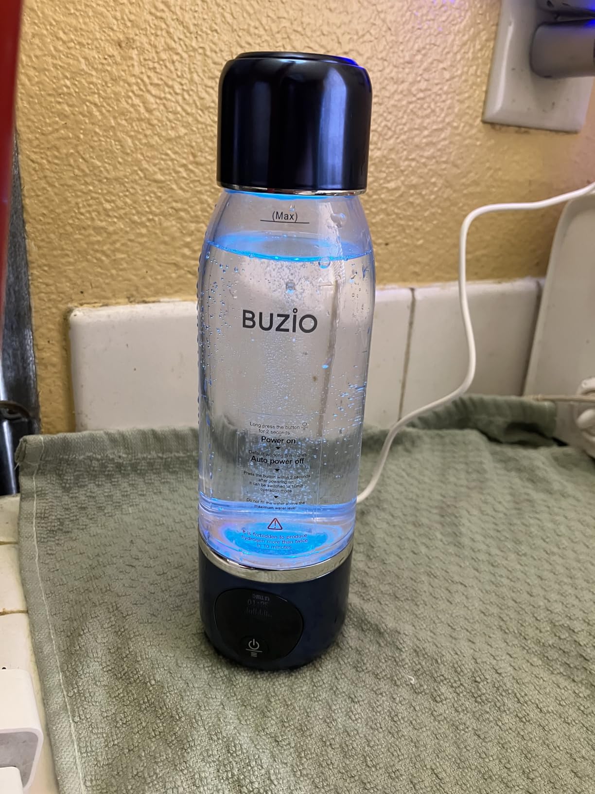 BUZIO Hydrogen Water Bottle, 4000+ PPB Concentration Alkaline Water Generator with Gen5 SPE/PEM Technology, Portable Athletic Performance Alkaline Hydration System Machine, Silver customer photo 1
