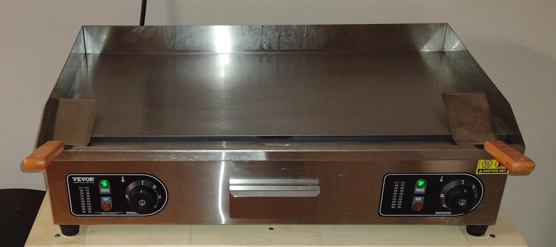 VEVOR Commercial Electric Griddle, 28.54 x 15.75 in, 4400W, 122-570F Adjustable Temp Control, Stainless Steel Countertop Full Flat Top Grill with 2 Spatulas, 2 Brushes, for Steak, Pancake (NO PLUG) customer photo 1