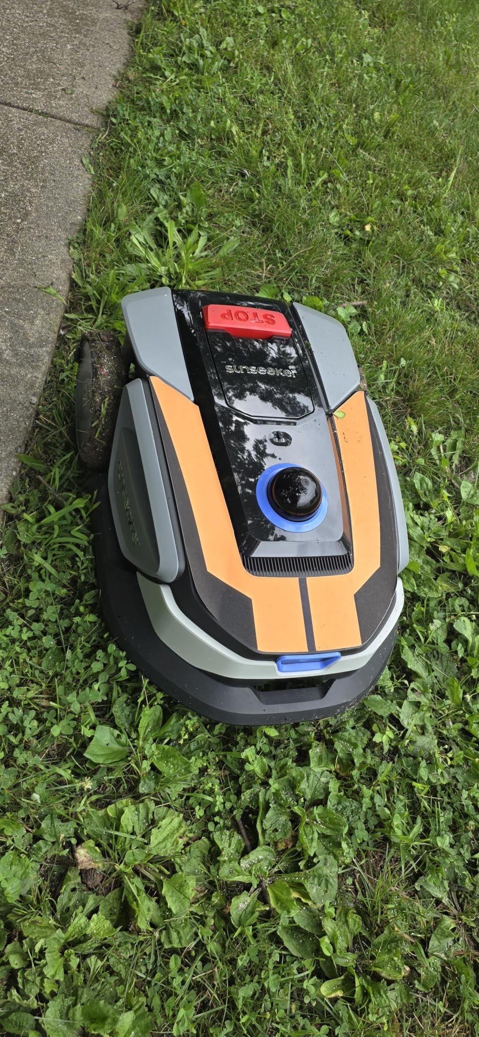 Sunseeker S4 Robot Lawn Mower, 3D LiDAR, Vision AI, 0.25 Acre, Wire-Free | Reliable wire-free mowing for homeowners with complex yards, trees, shade and narrow passages. customer photo 2