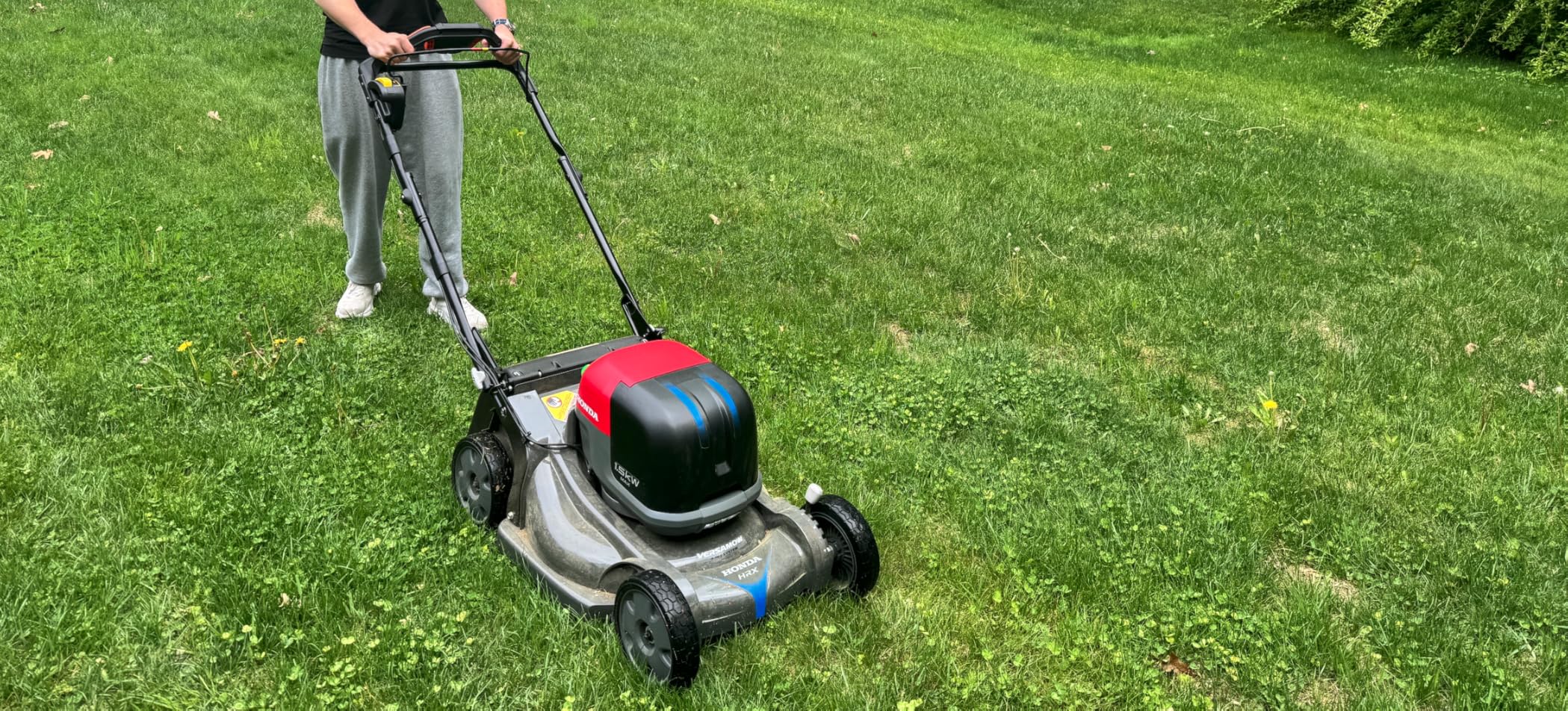 Honda HRX-BE 21-Inch Walk Behind Battery Powered Lawn Mower (HRX217YXBEXA6) | 12AH Variable Speed Self Propelled Lawn Mower, 2 Battery Bays, 2.2 Bushel Capacity, Easy-Off Grass Bag customer photo 1