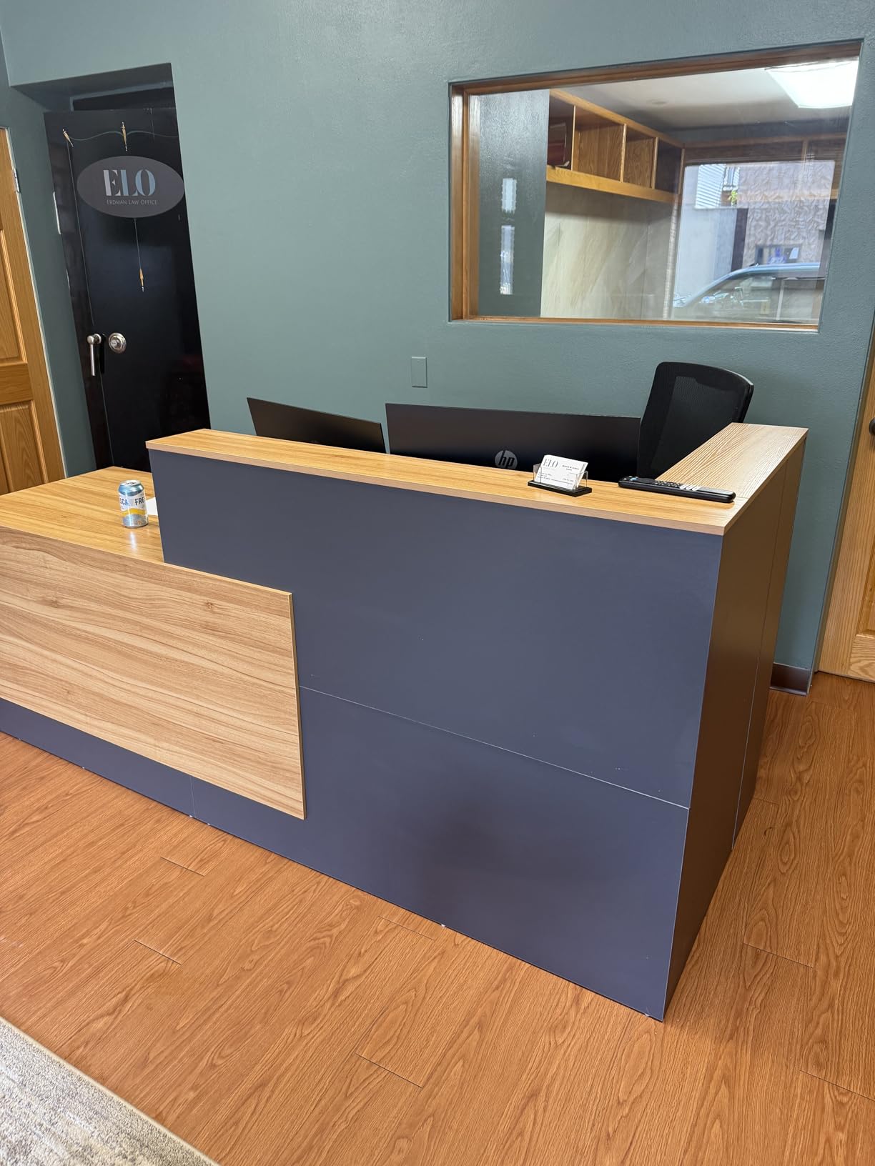 L-Shaped Reception Desk with Lockable Drawers, Adjustable File Cabinet & Keyboard Tray, Modern Front Counter for Office, Salon, or Lobby (Right-L Walnut/Slate Gray, 70.9
