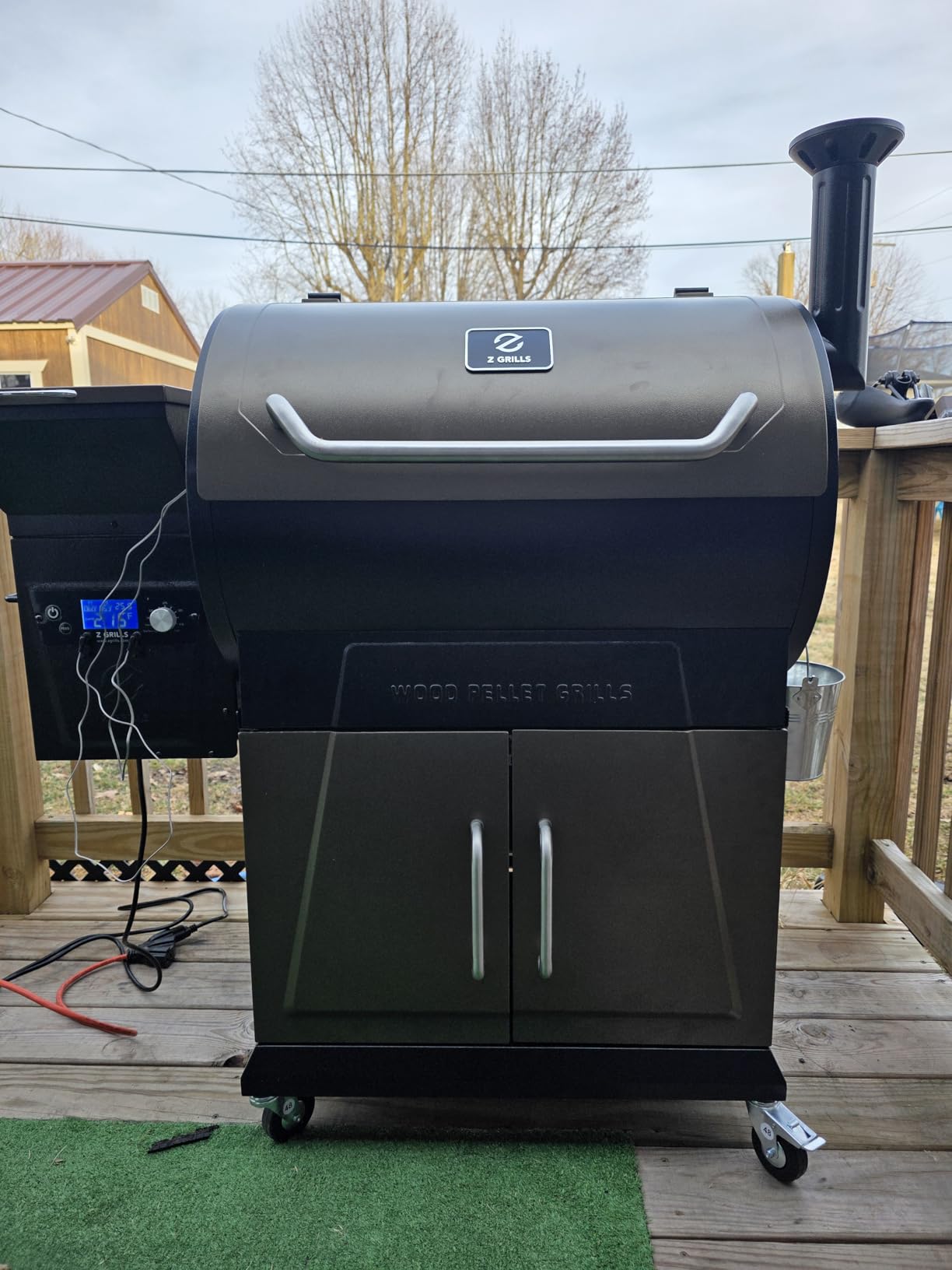 Z GRILLS 2026 Electric Pellet Smoker & Grill, 700 sq. in Cooking Space, PID 3.0 Precision Control, Dual Meat Probes, 28-Hour Hopper, Dual-Wall Insulated Base customer photo 2