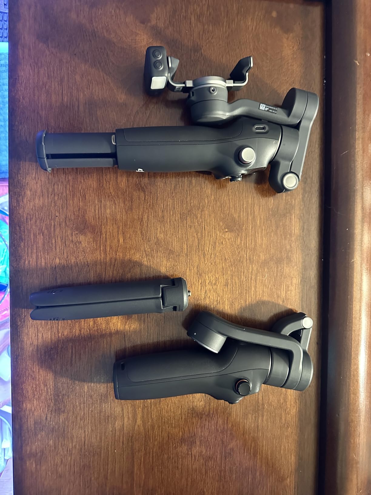 DJI Osmo Mobile 8 Standard Combo, Gimbal Stabilizer for Phone, AI Native Tracking, 360-Degree Pan Rotation, Built-in Extension Rod & Tripod, 10h Battery, Extension Rod, Robust 3-Axis Stabilization customer photo 2