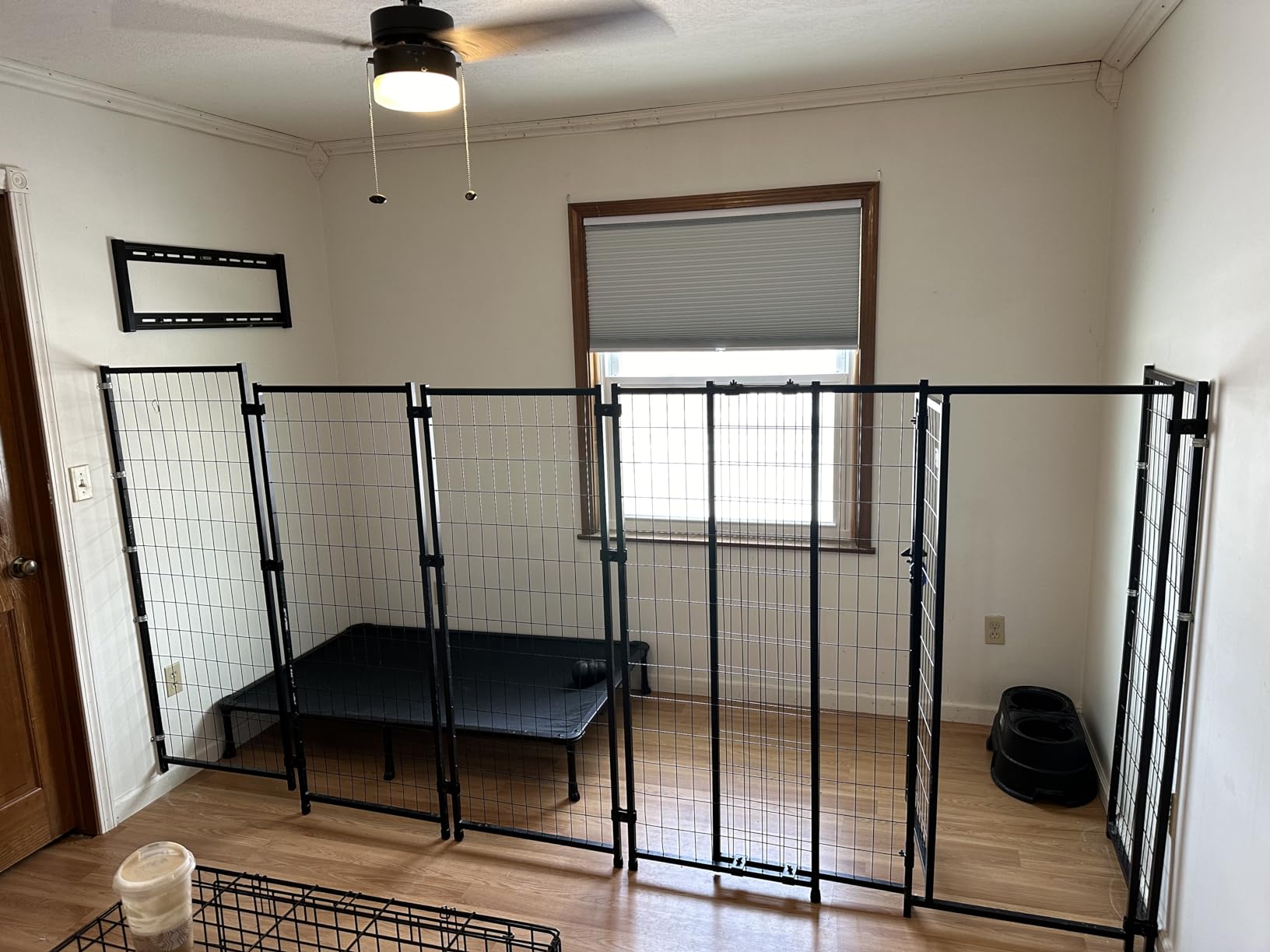 PawHut Outdoor Dog Kennel with Roof, 8' x 8' x 6' Heavy Duty Welded Wire Dog Playpen Enclosure with Escape-Proof Lock, UV-Resistant & Waterproof Cover, for Large Dogs, Chickens, Ducks, Silver customer photo 2