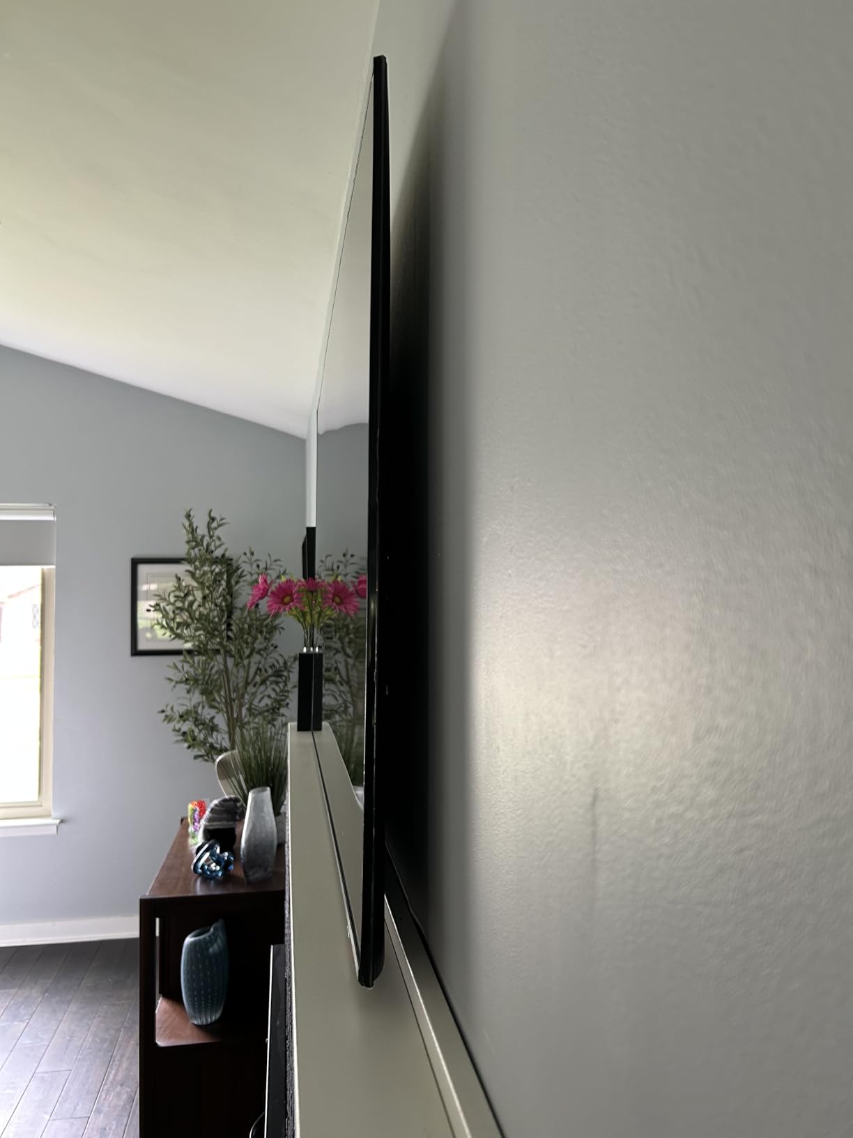 75-Inch Class Neo QLED QN70H Series Samsung Vision AI Smart TV (2026 Model, 75QN70H) Quantum Mini LED, 100% Color Volume with Dot, NQ4 AI Processor, 4K Upscaling, Alexa Built-in customer photo 1