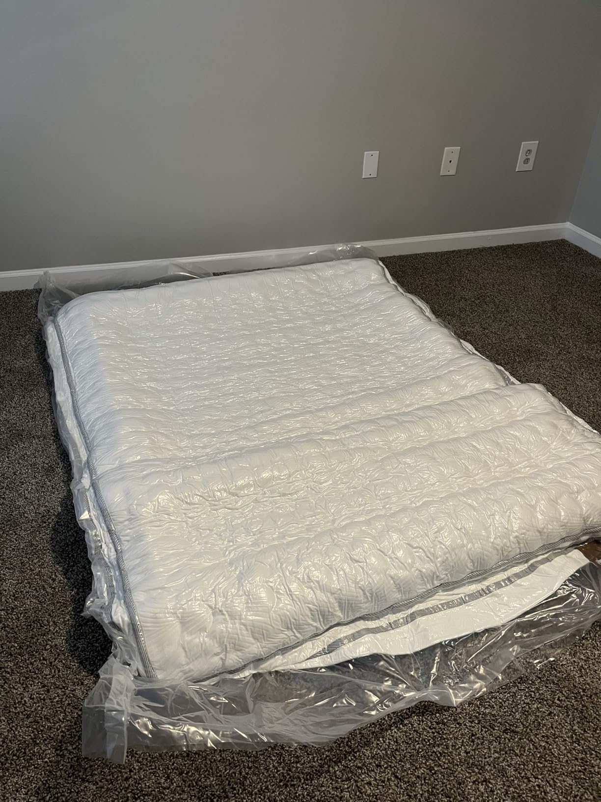 BedStory Extra Firm Queen Mattress 12 Inch, Hybrid Queen Size Mattress in a Box, Back Pain Relief, Luxury Pocket Spring Mattress, Fiberglass-Free, 365-Night-Trial customer photo 2
