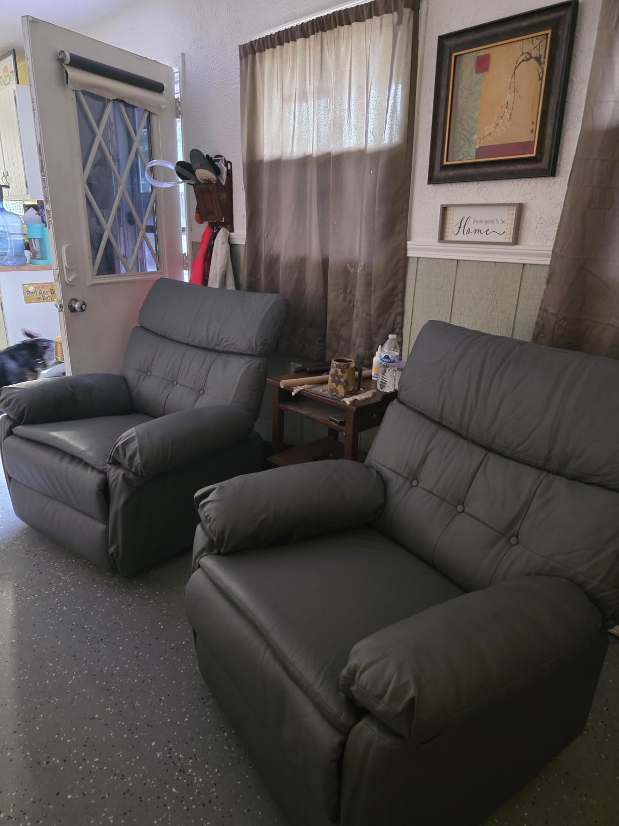 GarveeHome Oversized Leather Recliner Chair - Heat and Massage, Swivel Rocker Manual Recliner for Adults, Lazy Rocking Chair with Comfort Arms and Back Single Sofa for Living Room customer photo 2