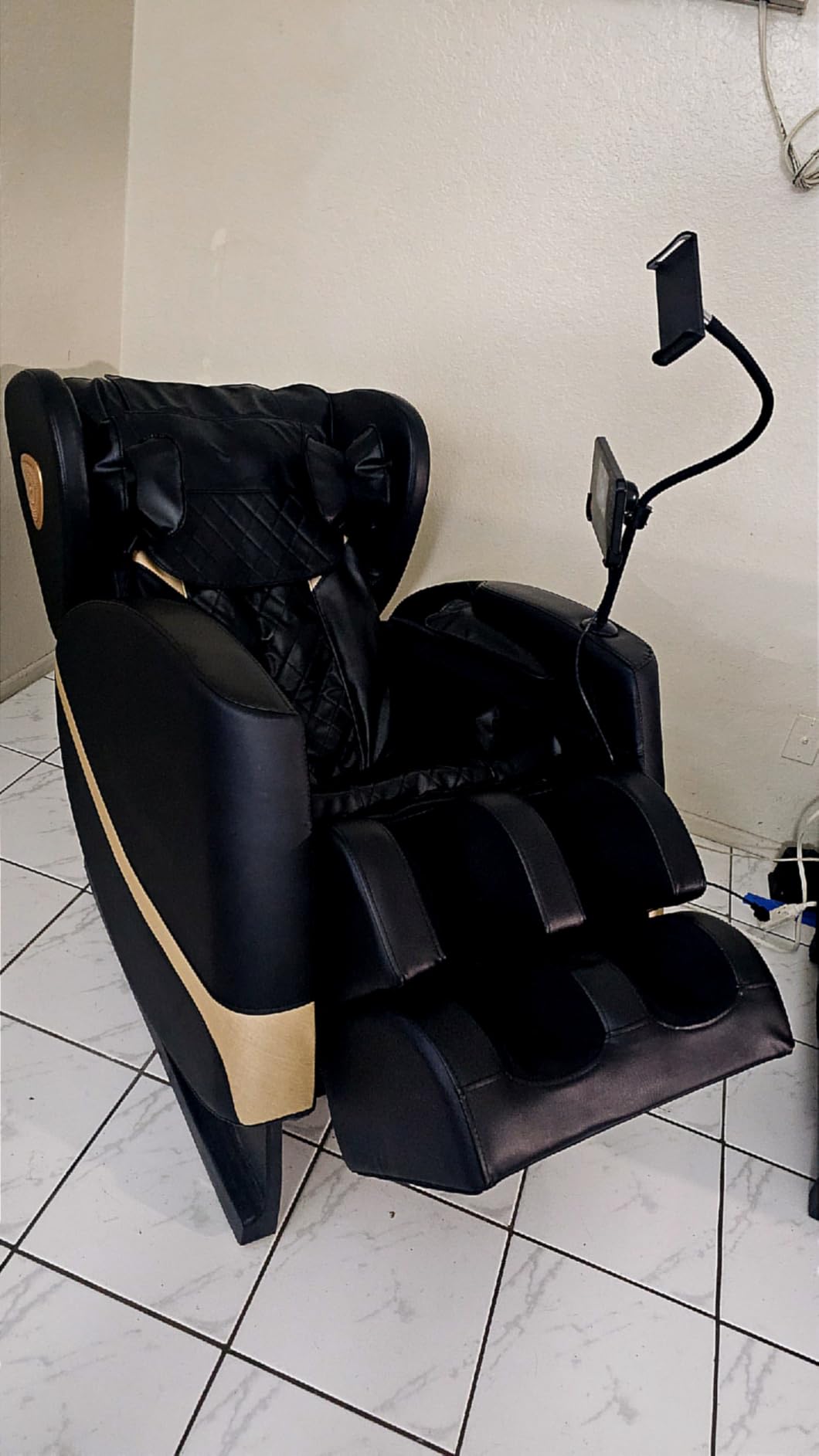 FURNIMAT Massage Chair Full Body Zero Gravity Recliner, 2026 New Version | 14 Shiatsu Rollers, 10 Airbags, 5 Auto Modes, Heated, Foot Massage, Bluetooth Speaker, Touchscreen for Back & Neck Pain, Spa customer photo 2