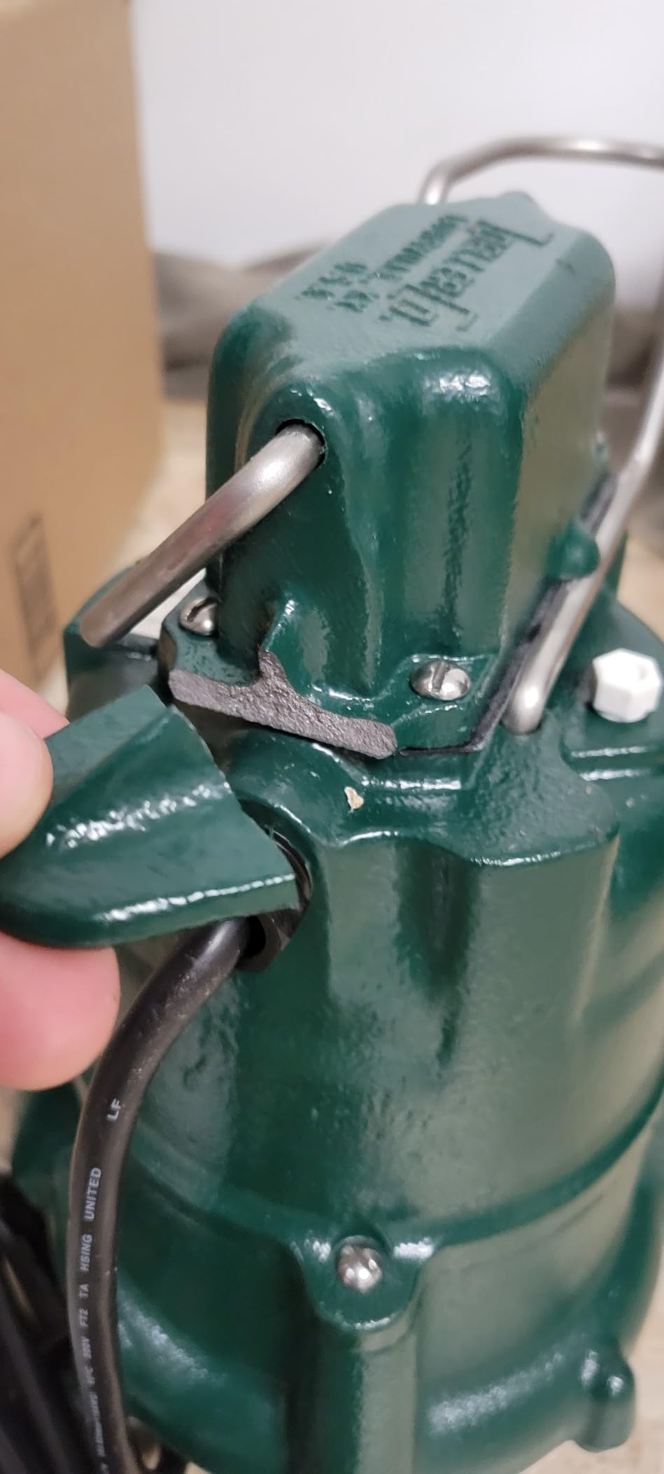 Zoeller M57 Mighty-Mate Submersible Sump Pump - 3/10 HP Cast Iron - 9 ft Cord - Vertical Float - 1.5