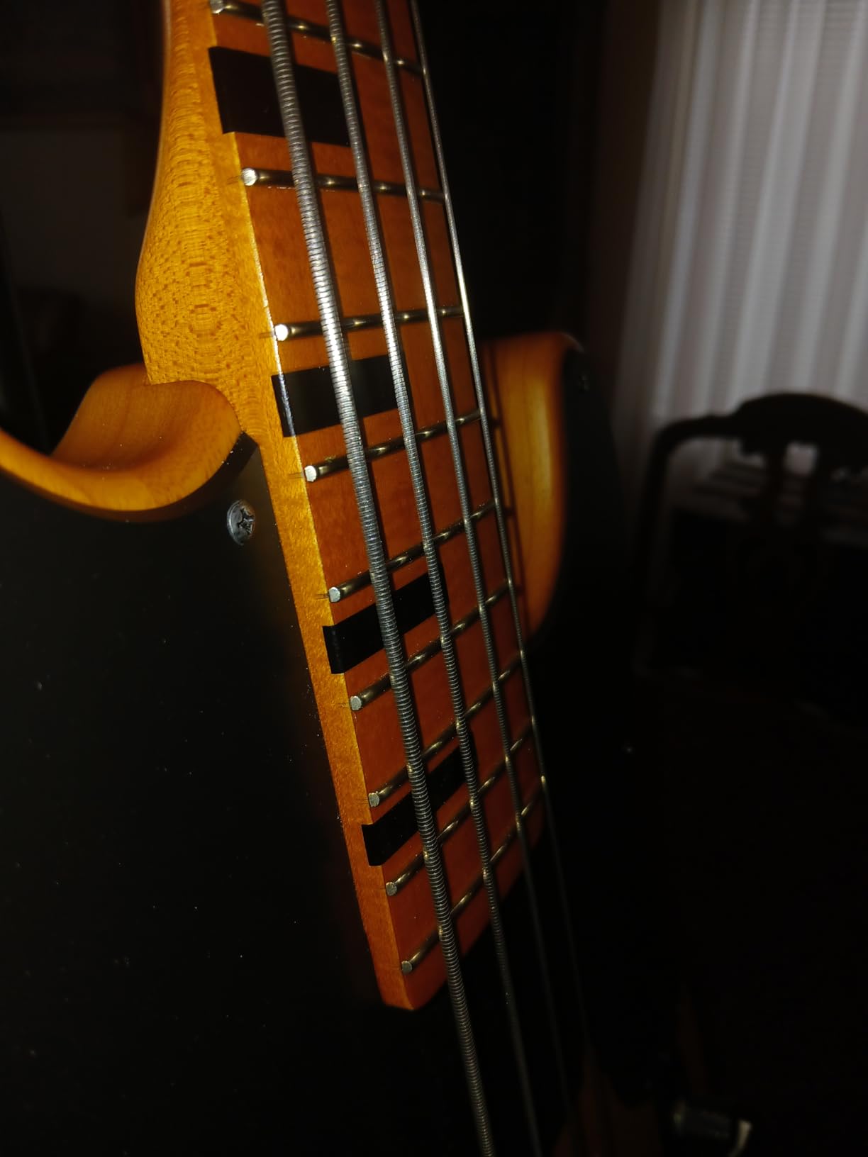 Thomastik-Infeld Bass Guitar Strings - Flatwound Bass Strings For a Rich and Warm Traditional Jazz Sound - Durable String Set Includes JF34043 JF34056 JF34070 JF34100 - Made in Vienna customer photo 2