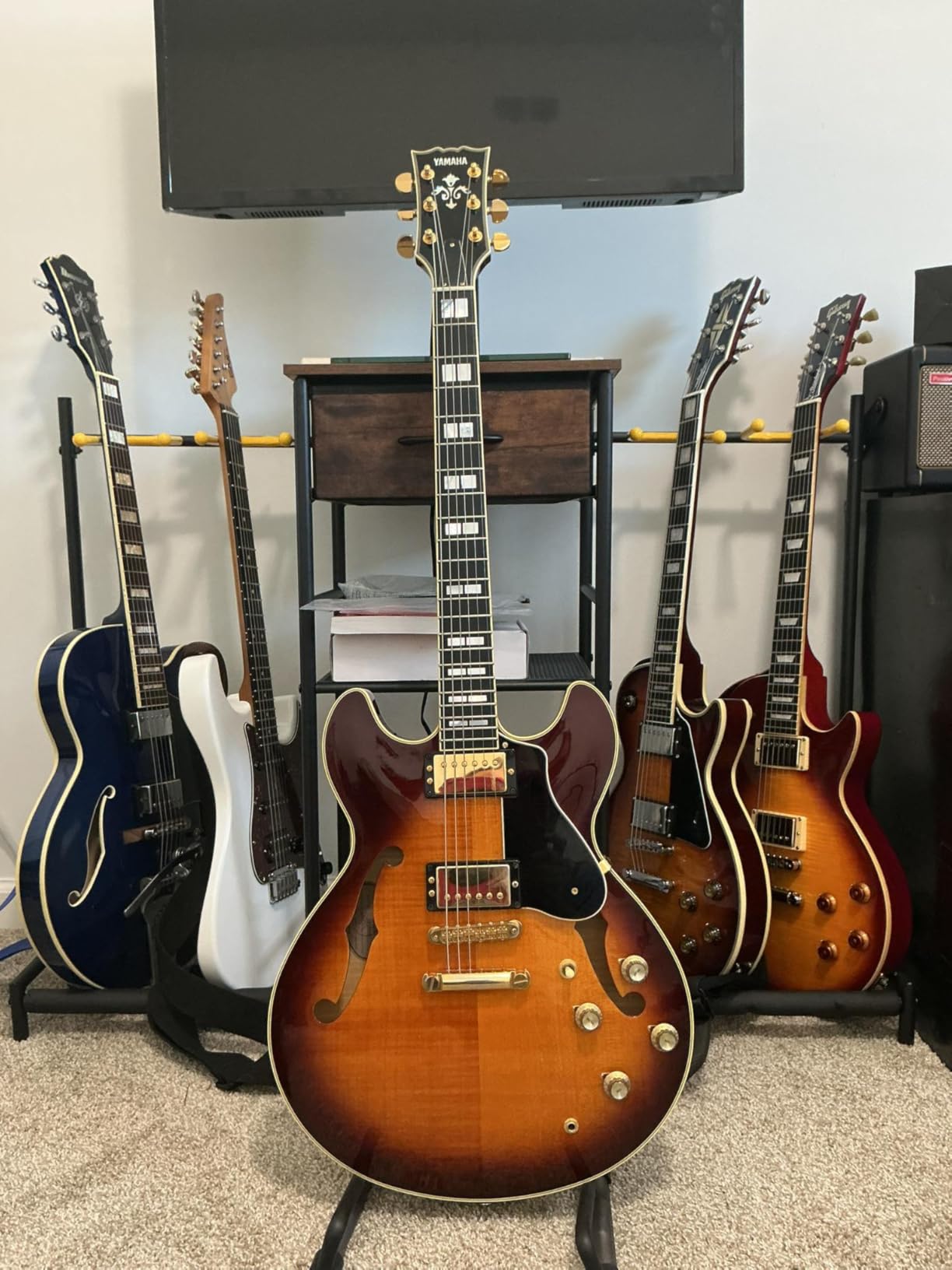 Yamaha SA2200 Semi-Hollow Electric Guitar - Violin Sunburst customer photo 1