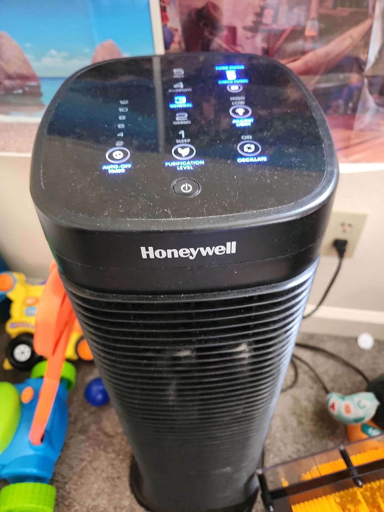 Honeywell Air Genius 5 Air Purifier for Large Rooms up to 1200 Ft², Permanent Washable Filters, Reduces Dust, Pollen, Pet Dander, Odors, Smoke, Black, HFD320 customer photo 1