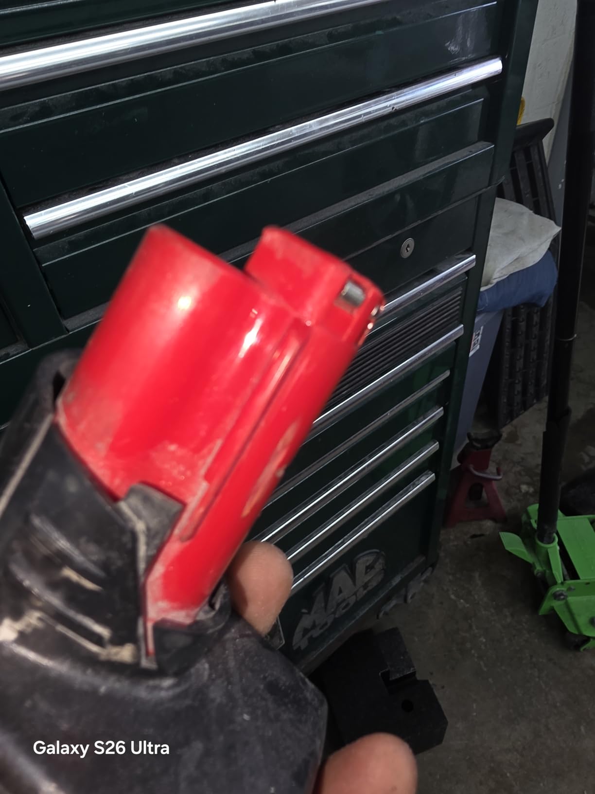 Milwaukee 48-11-2412 Twin Pack of 3.0 Amp Hour Extended Capacity 12V Lithium Ion Batteries customer photo 1