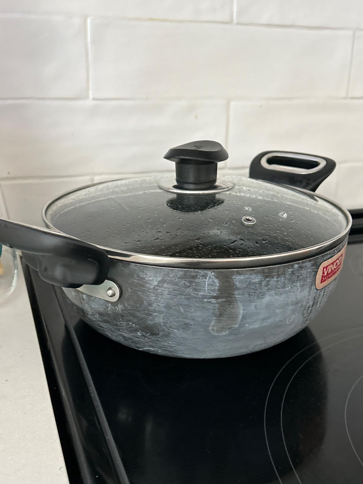 Vinod Cookware Professional Deep Kadhai - 2.1 Liters(2.2 Quarts) - 20cm - Glass Lid Included - Multi-Use Hard Anodized Wok/Pot - Suitable For Indian Cooking, Sauces, Pasta, Stews, Soups - Riveted Handles customer photo 2