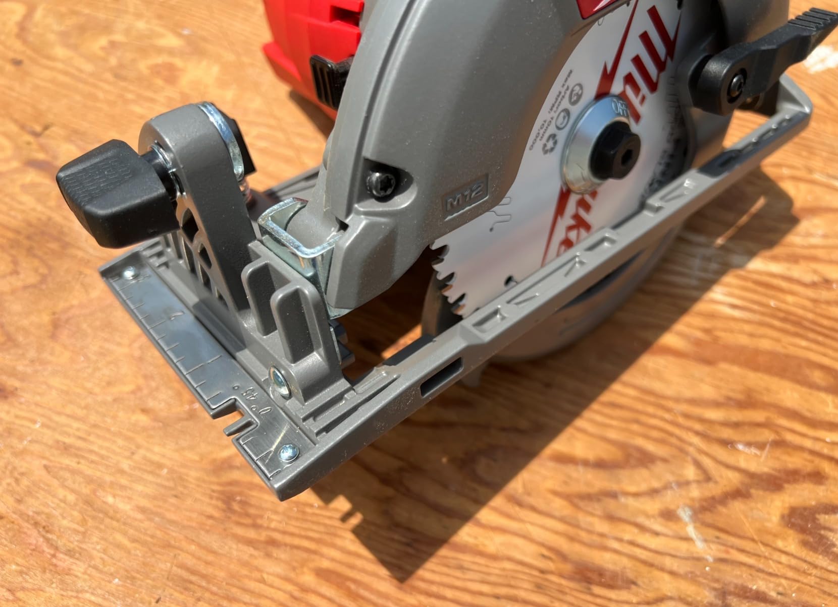 Milwaukee 2530-20 M12 Fuel 5-3/8